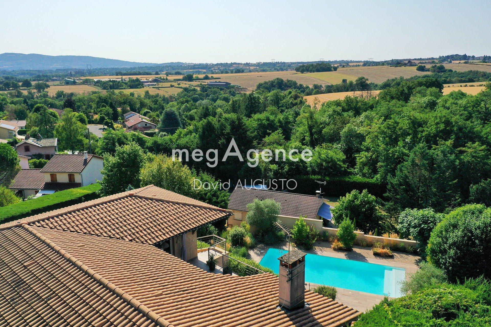 Maison 7 pièces 215 m² · à Chevinay · 215 m² · 798 000 €