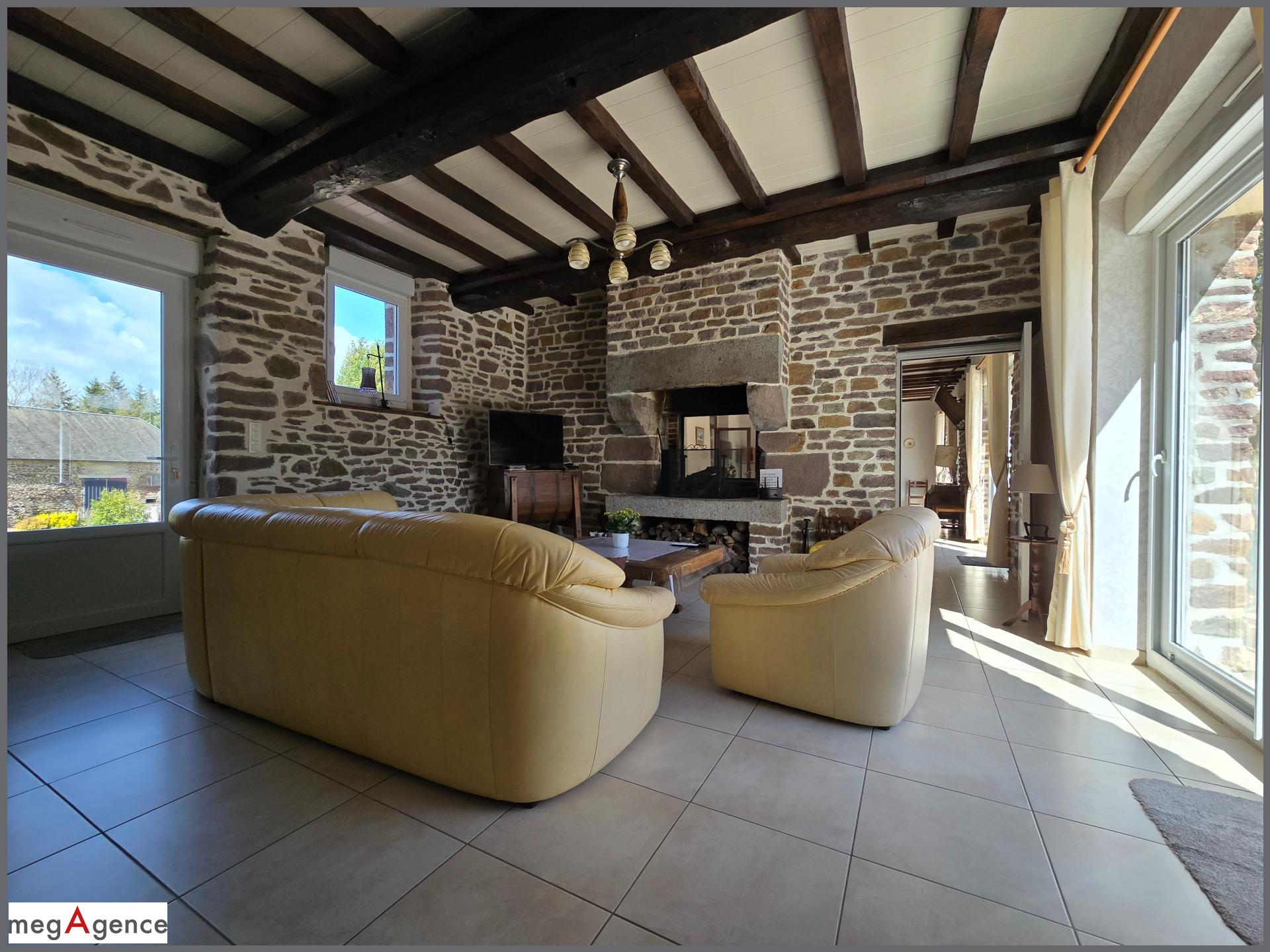 Maison 17 pièces 210 m² · à Ver · 210 m² · 350 000 €