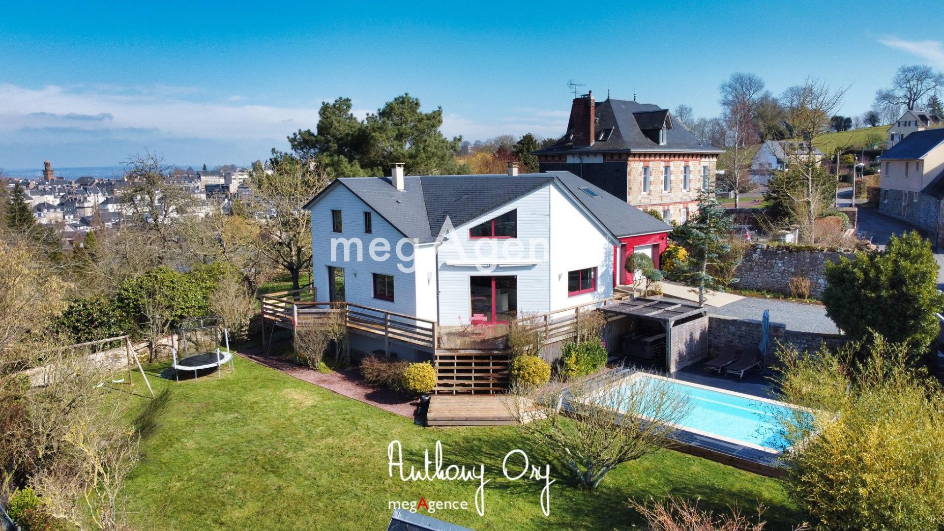 Maison 6 pièces 201 m² · à Vire Normandie · 201 m² · 445 000 €