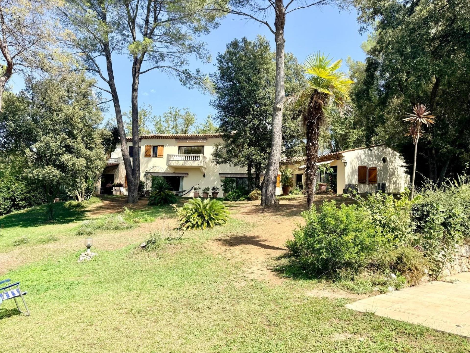Maison 7 pièces 404 m² · à Saint-Paul-de-Vence · 404 m² · 3 490 000 €