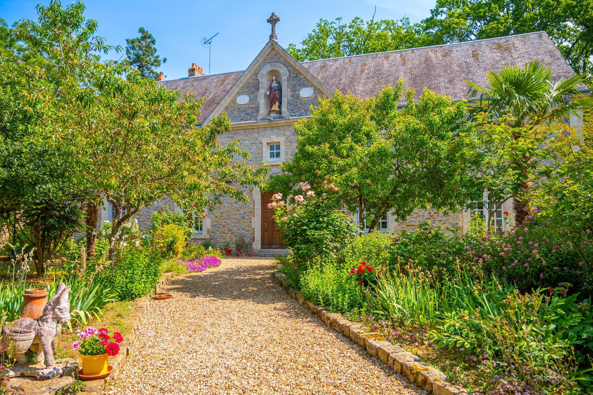 Maison 8 pièces 330 m² · à Fresnay-sur-Sarthe · 330 m² · 464 000 €