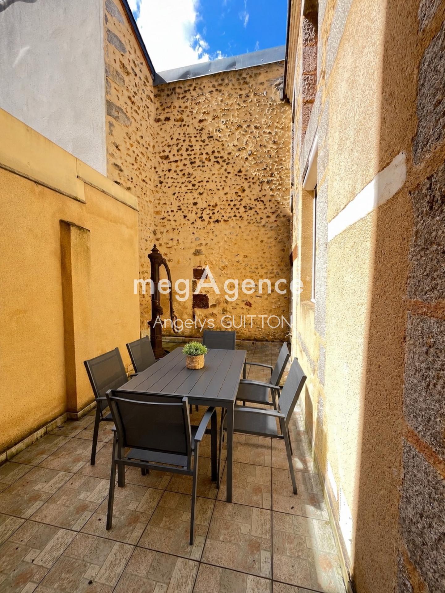 Maison 8 pièces 140 m² · à Beaumont-sur-Sarthe · 140 m² · 95 500 €