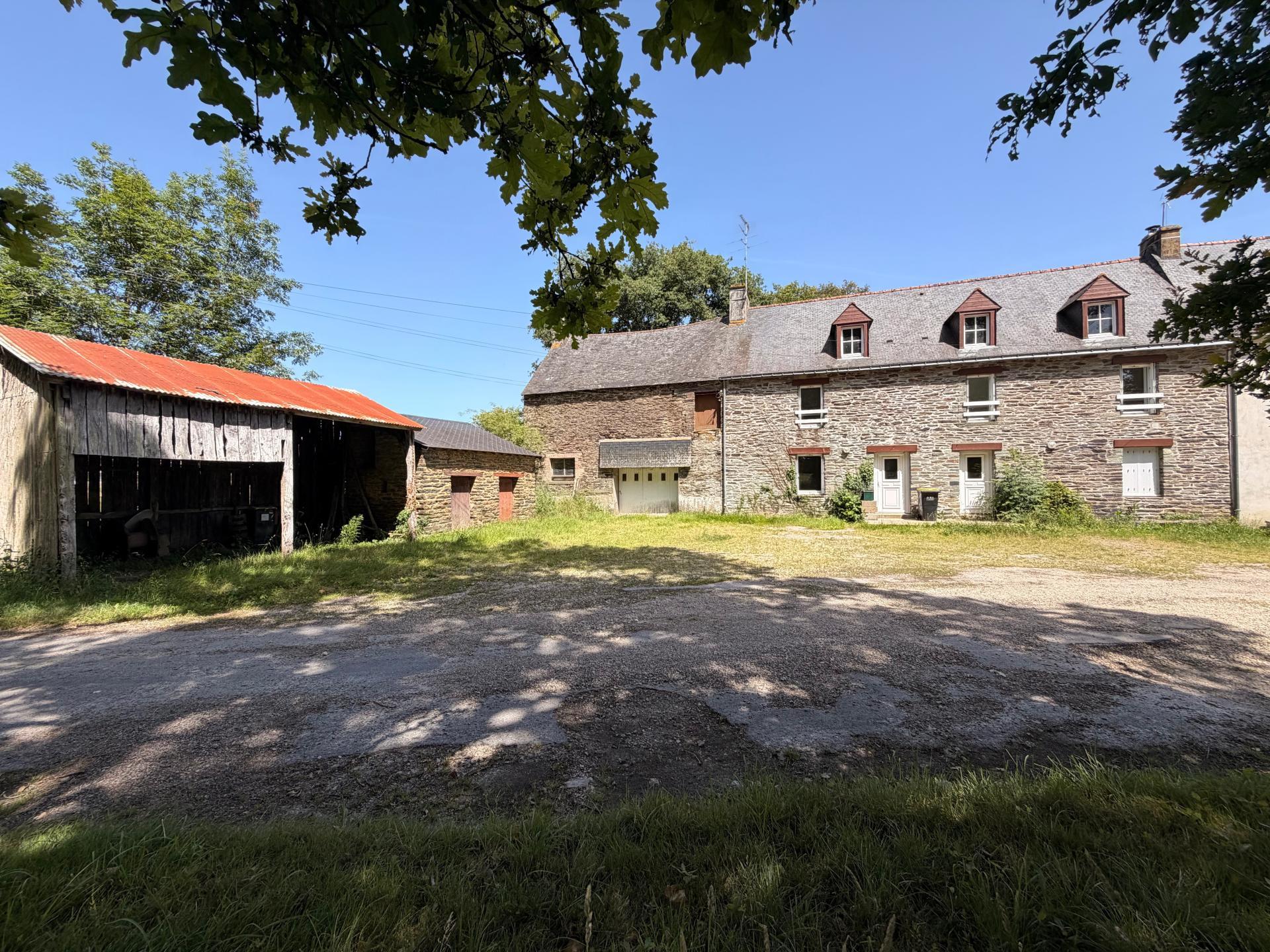 Maison 8 pièces 170 m² · à Missiriac · 170 m² · 199 000 €