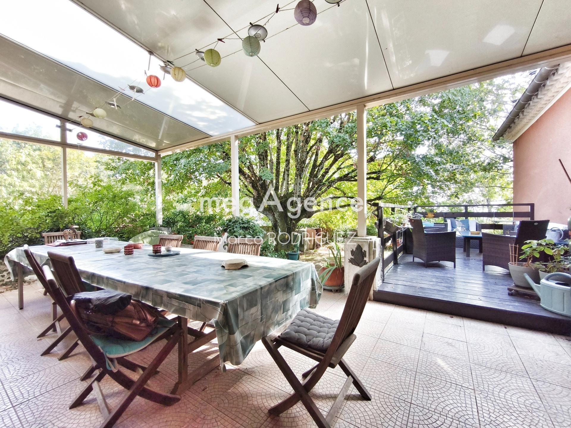 Maison 6 pièces 181 m² · à Villemagne · 181 m² · 260 000 €