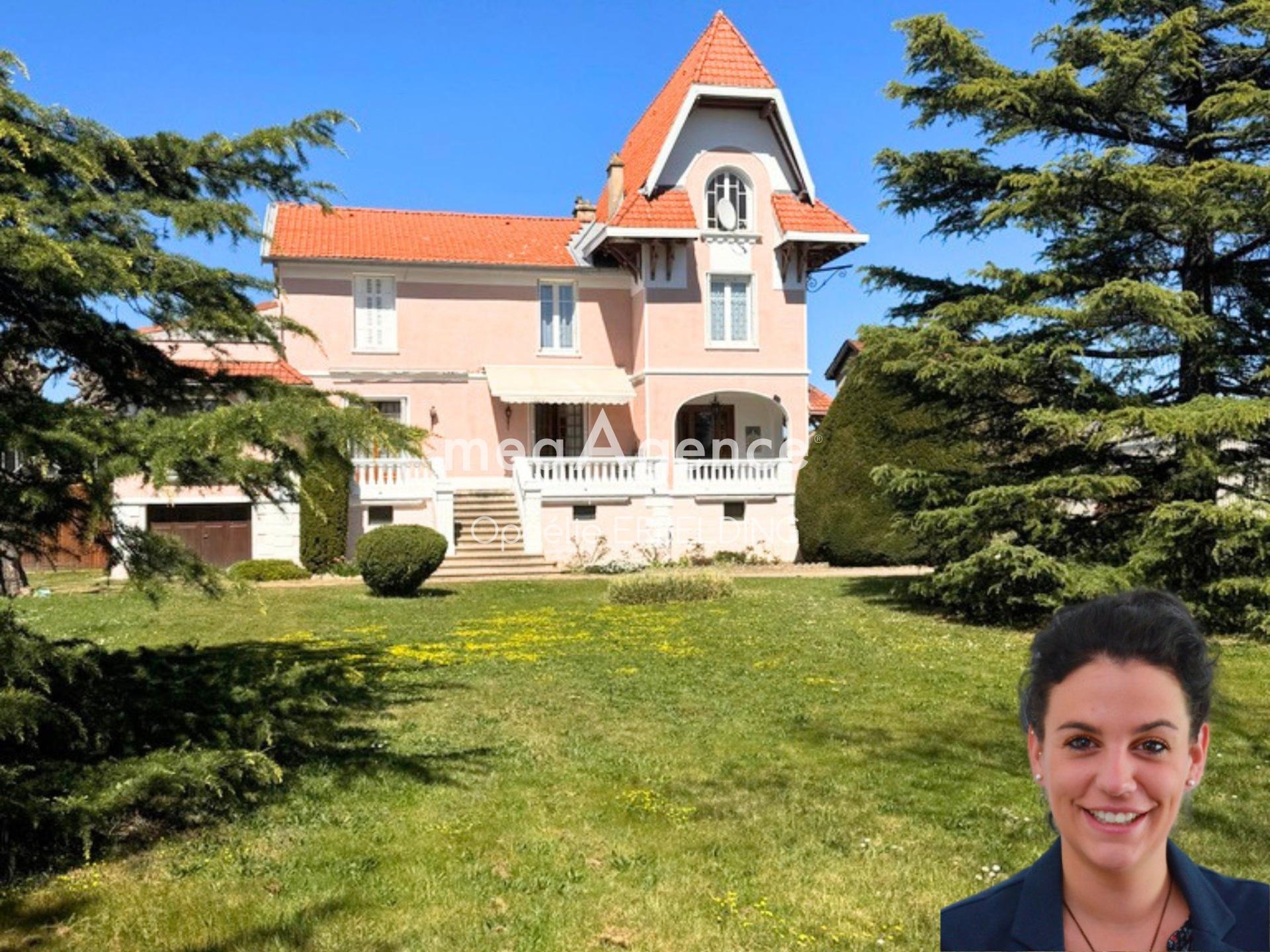 Maison 15 pièces 257 m² · à Bonson · 257 m² · 379 000 €