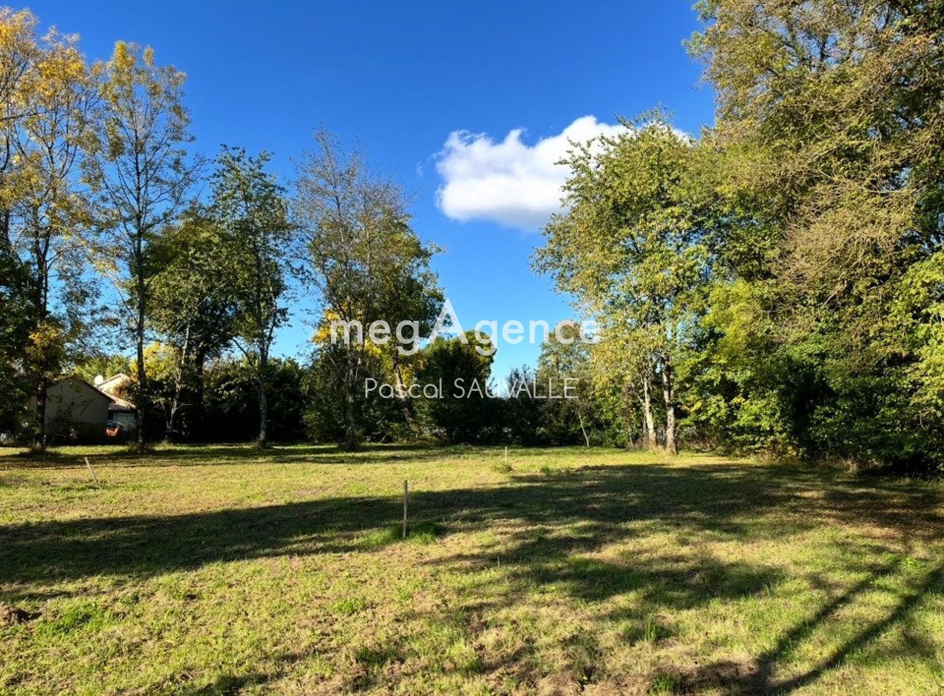 Terrain à CHANCELADE, 24650 - 2277m² · 67 500 €