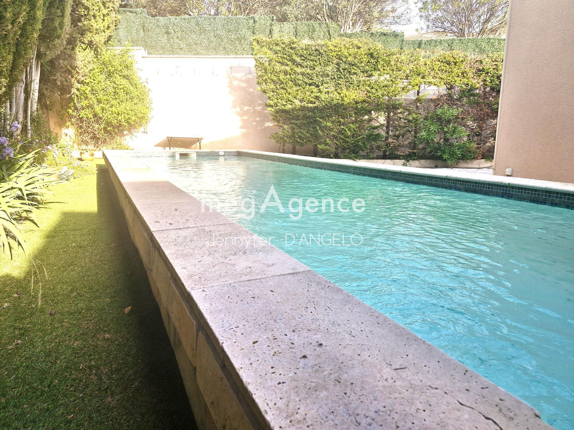 Maison 5 pièces 109 m² · à Sanary-sur-Mer · 109 m² · 740 500 €