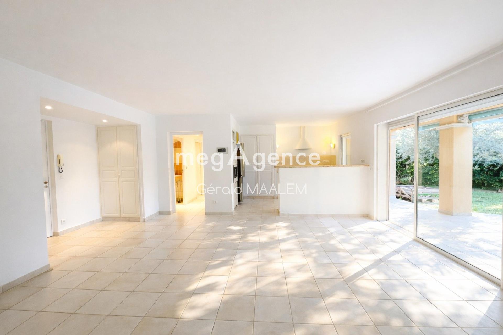 Appartement 3 pièces 93 m² · à Cogolin · 93 m² · 385 000 €