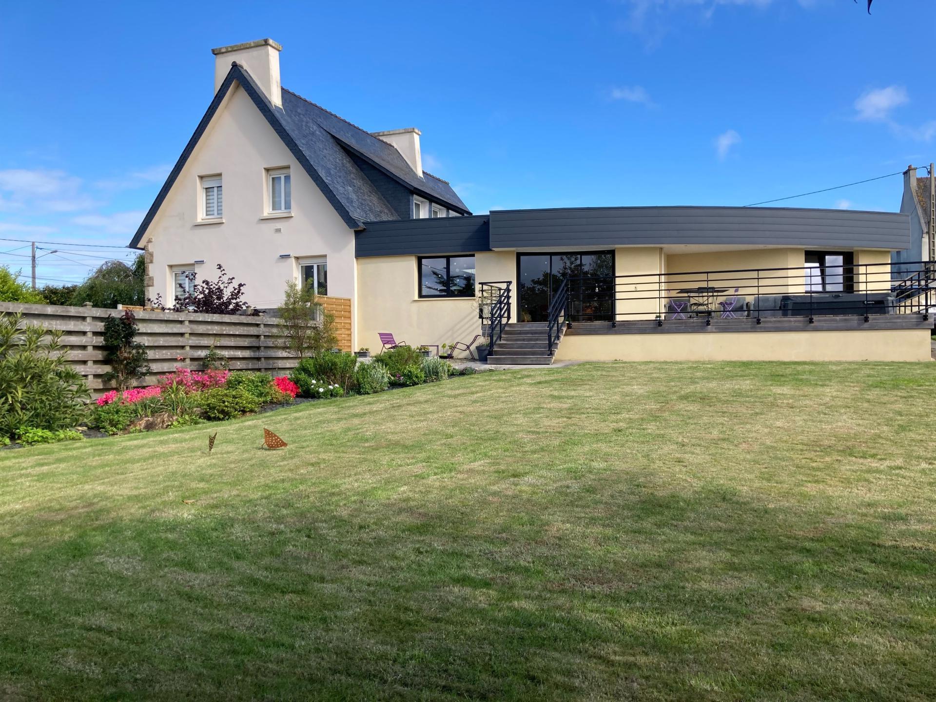 Maison 10 pièces 242 m² · à Plouescat · 242 m² · 529 950 €