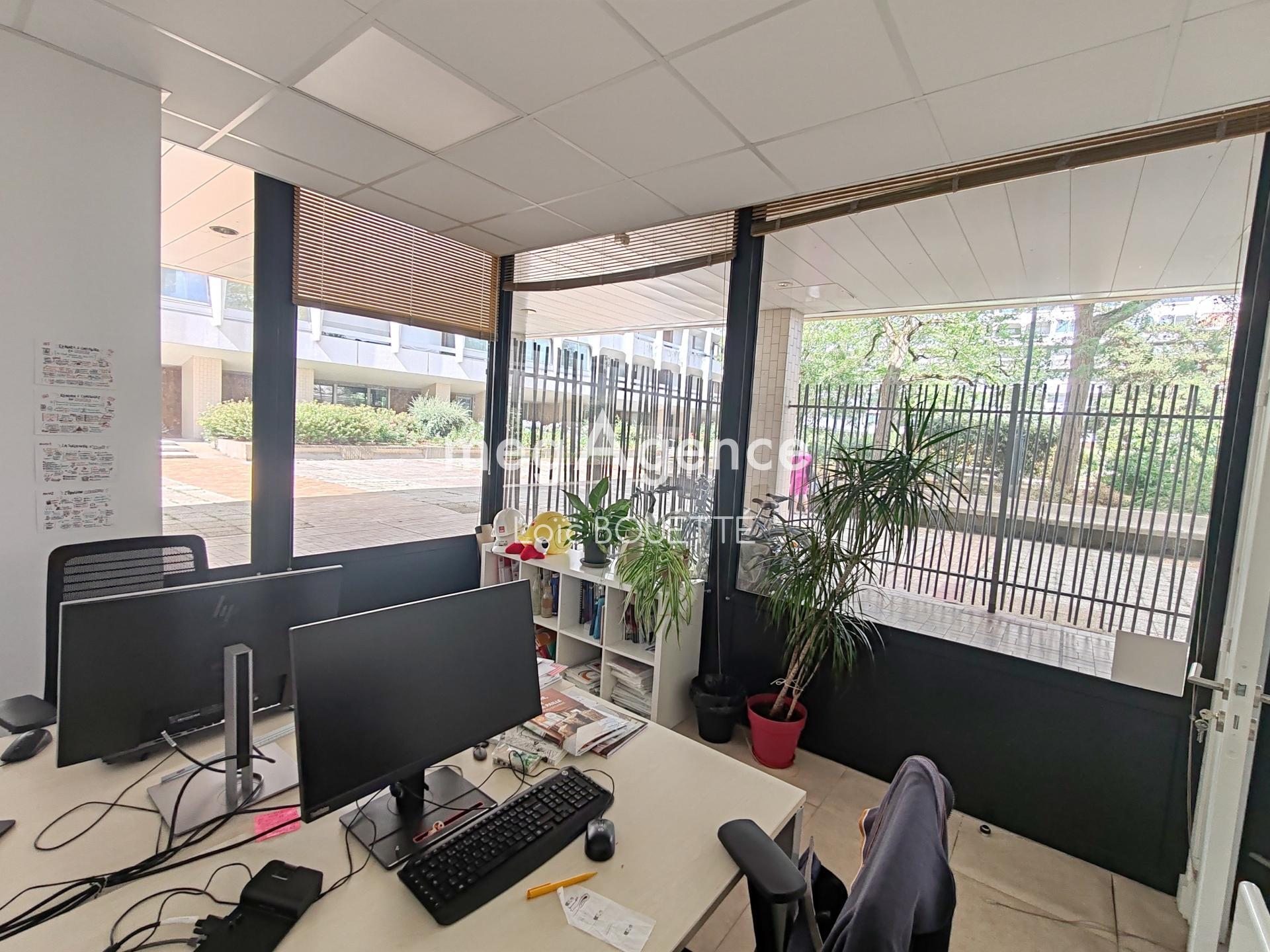 Local commercial 3 pièces 42 m² · à Rennes · 42 m² · 178 500 €