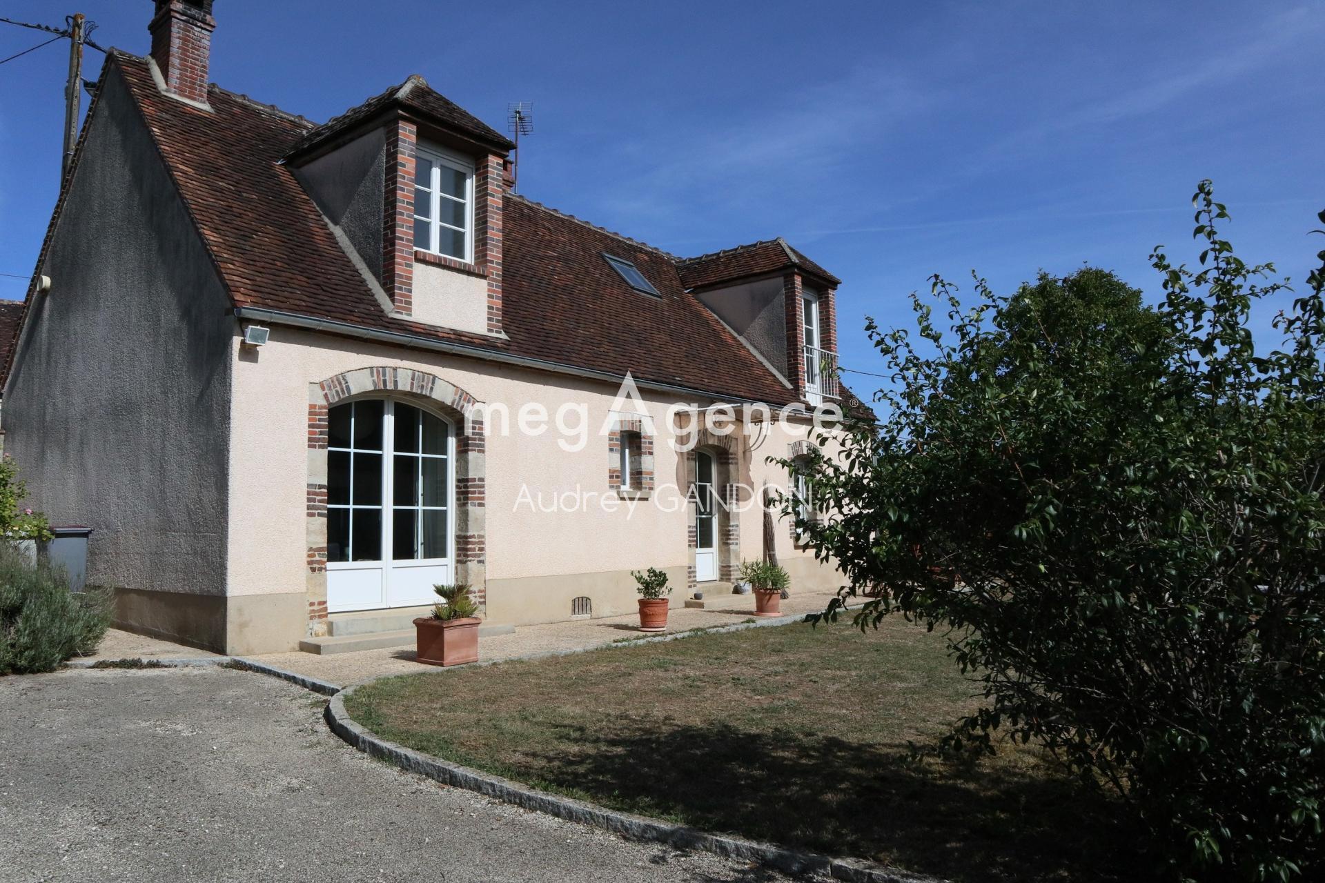 Maison 4 pièces 87 m² · à Etigny · 87 m² · 243 000 €