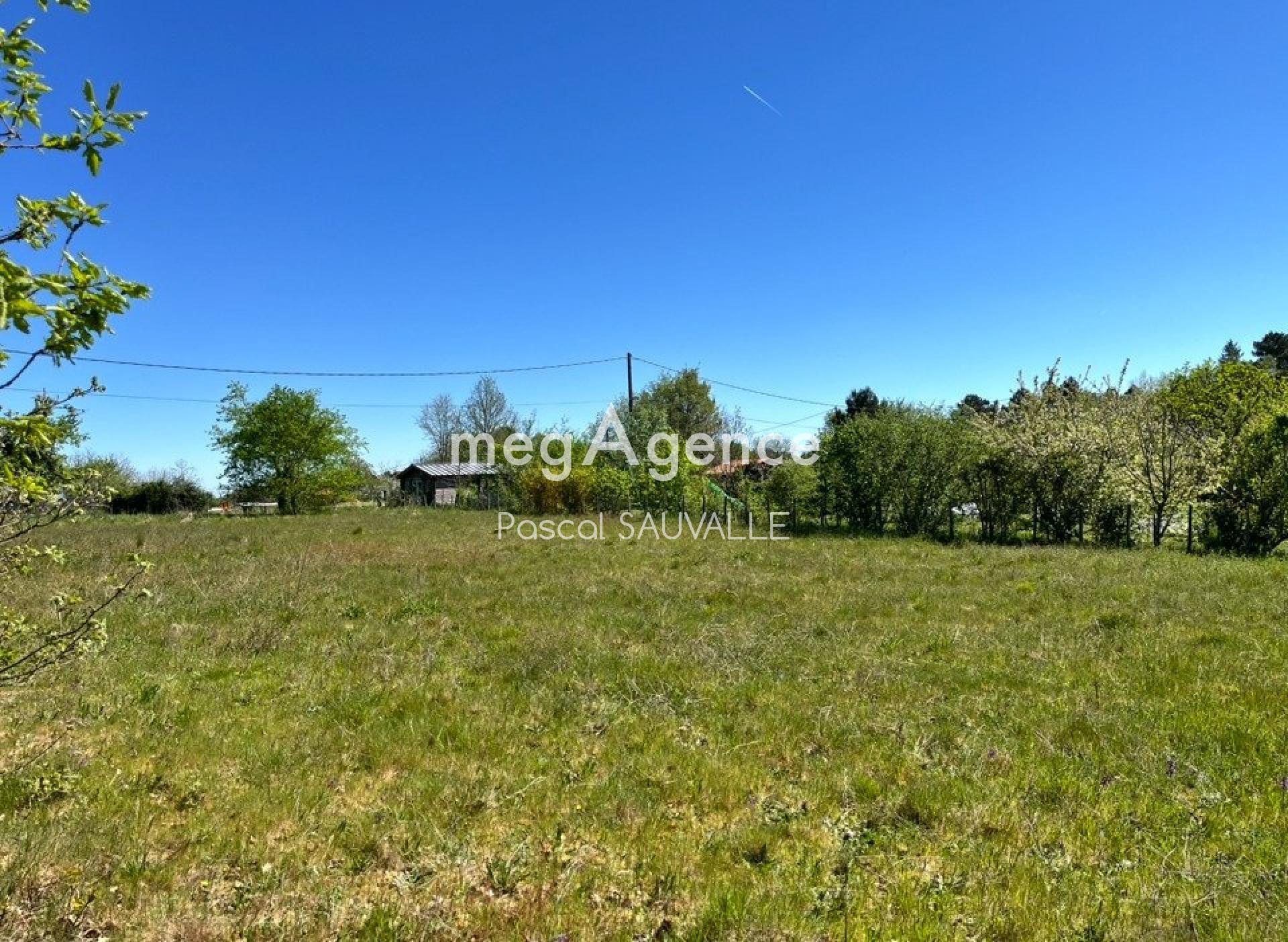 Terrain à chanterac, 24190 - 1570m² · à Chantérac · 24 000 €