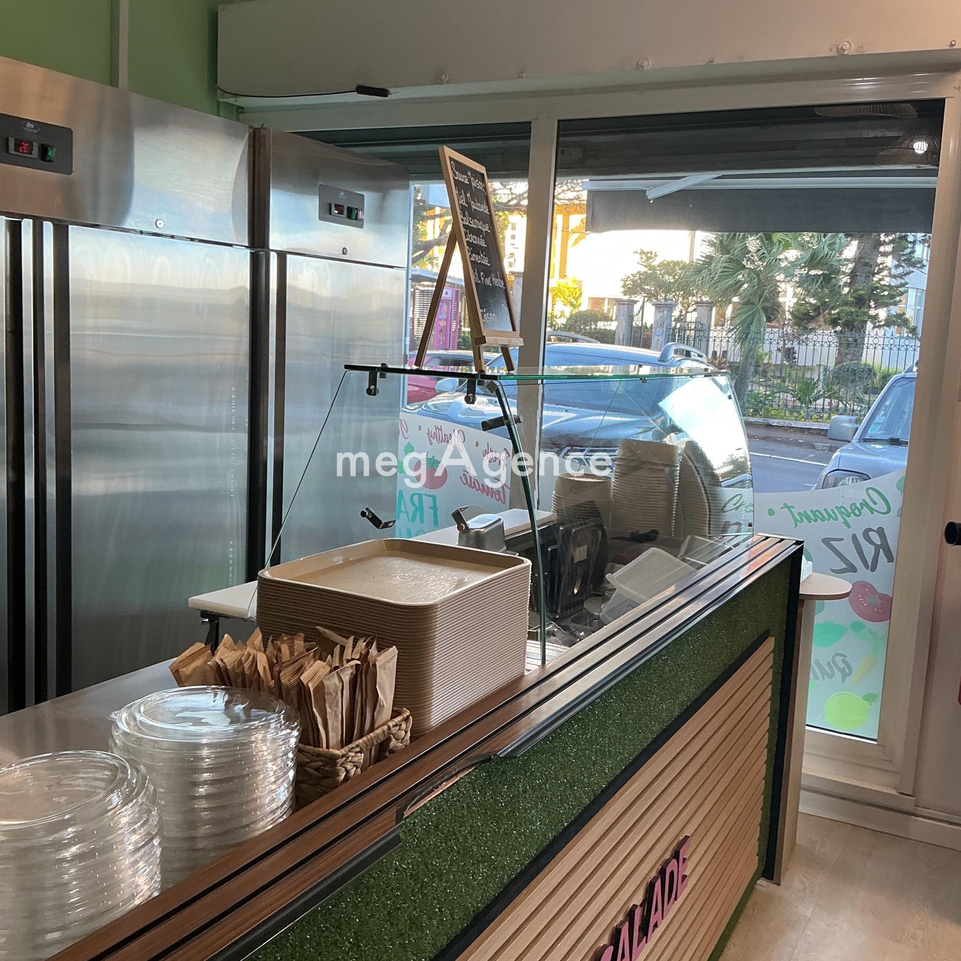 Local commercial 2 pièces 60 m² · à Petite-Ile · 60 m² · 42 000 €