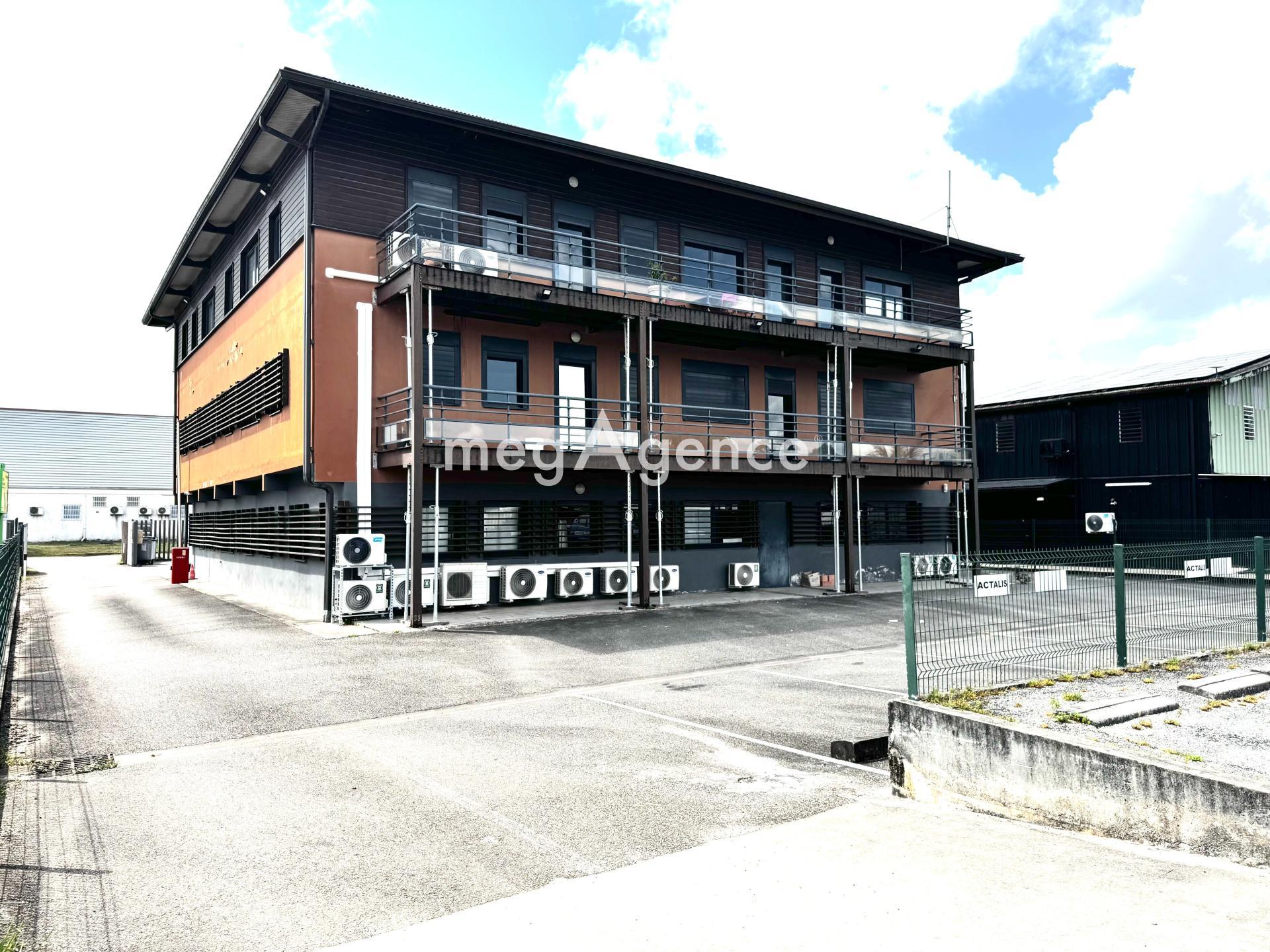 Local commercial 24 pièces 870 m² · à Cayenne · 870 m² · 2 498 000 €