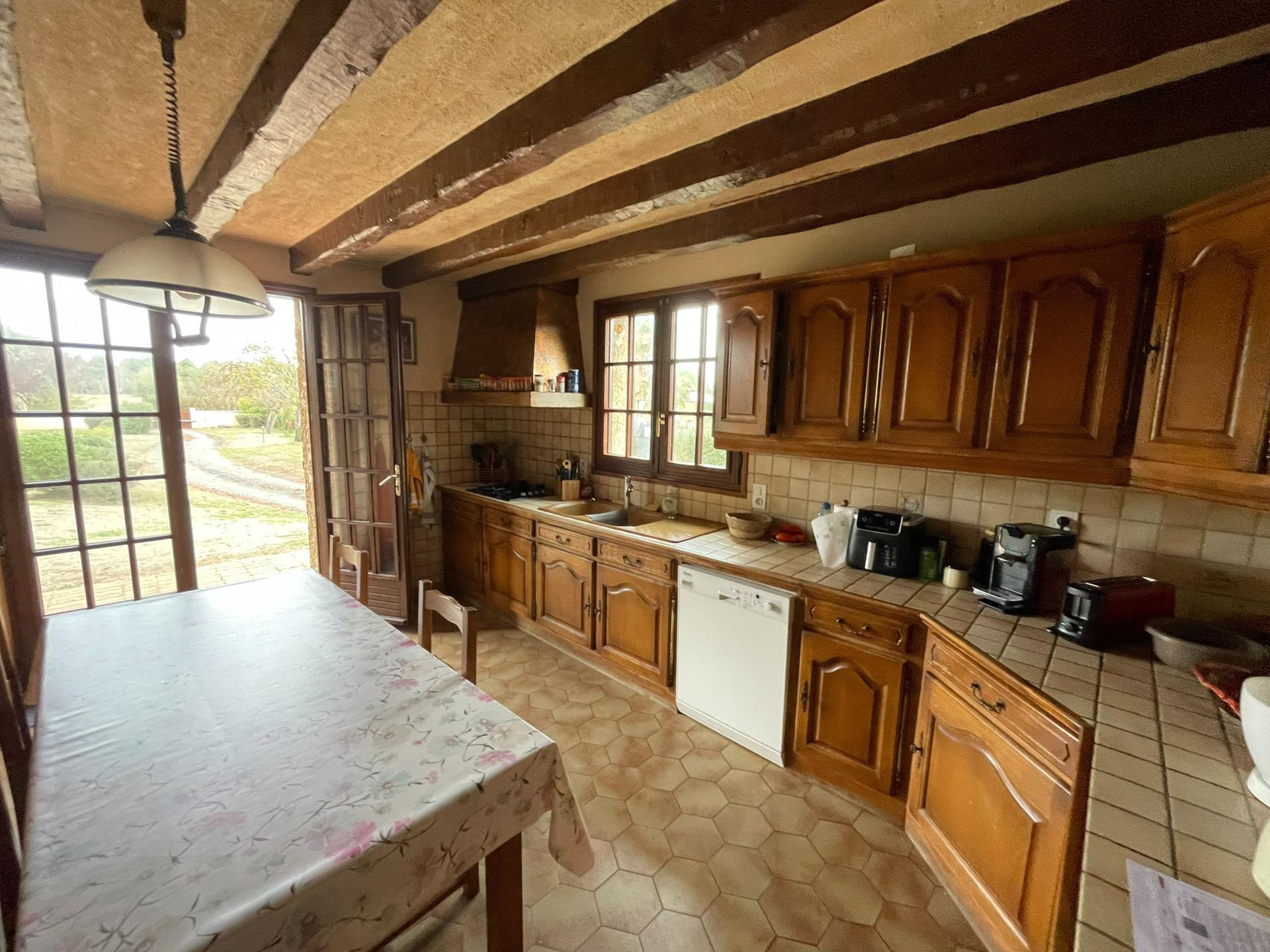 Maison 240 m² au calme, terrain, proche commerces