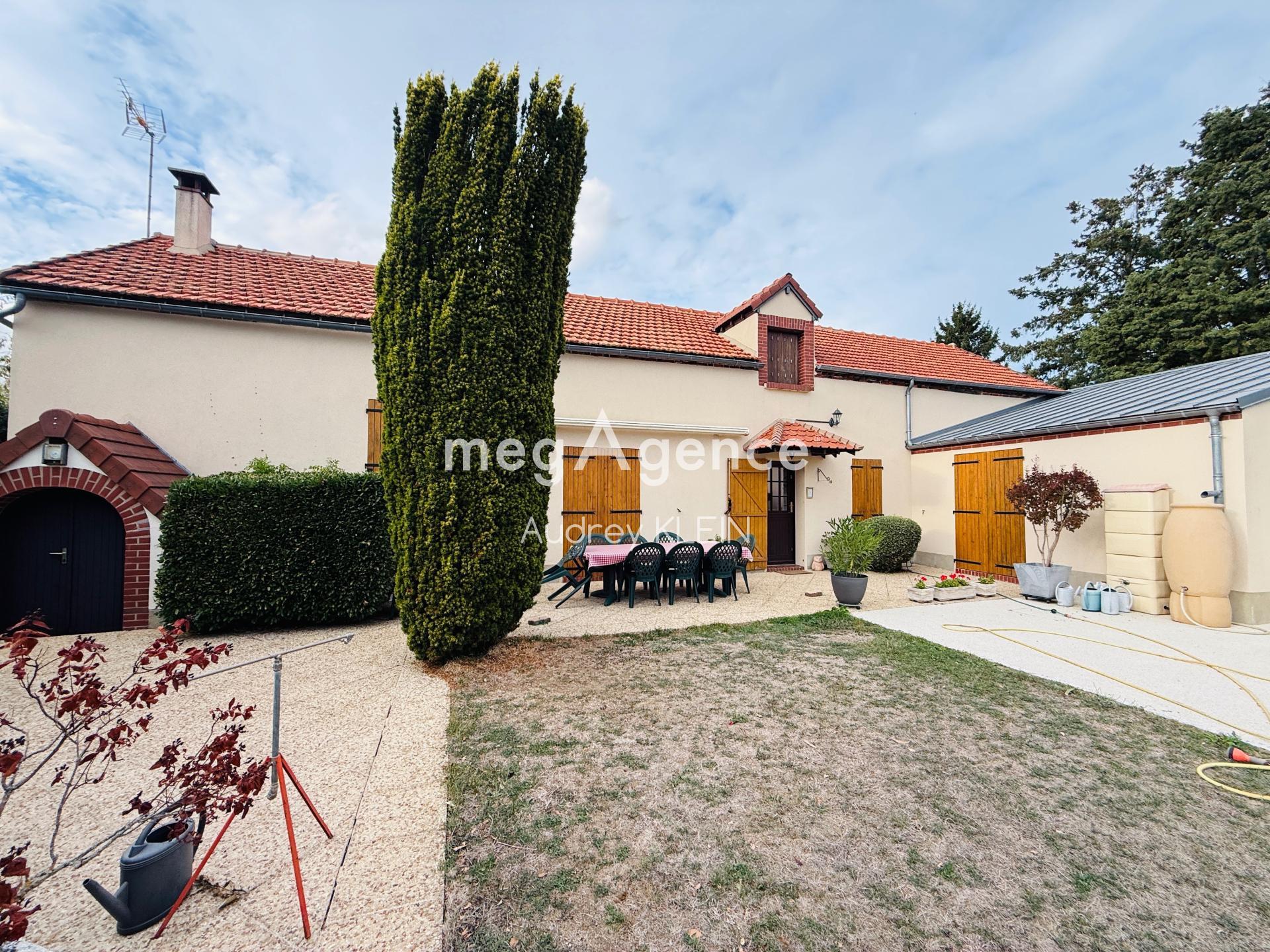 Maison 5 pièces 152 m² · à Villeneuve-sur-Yonne · 152 m² · 249 000 €