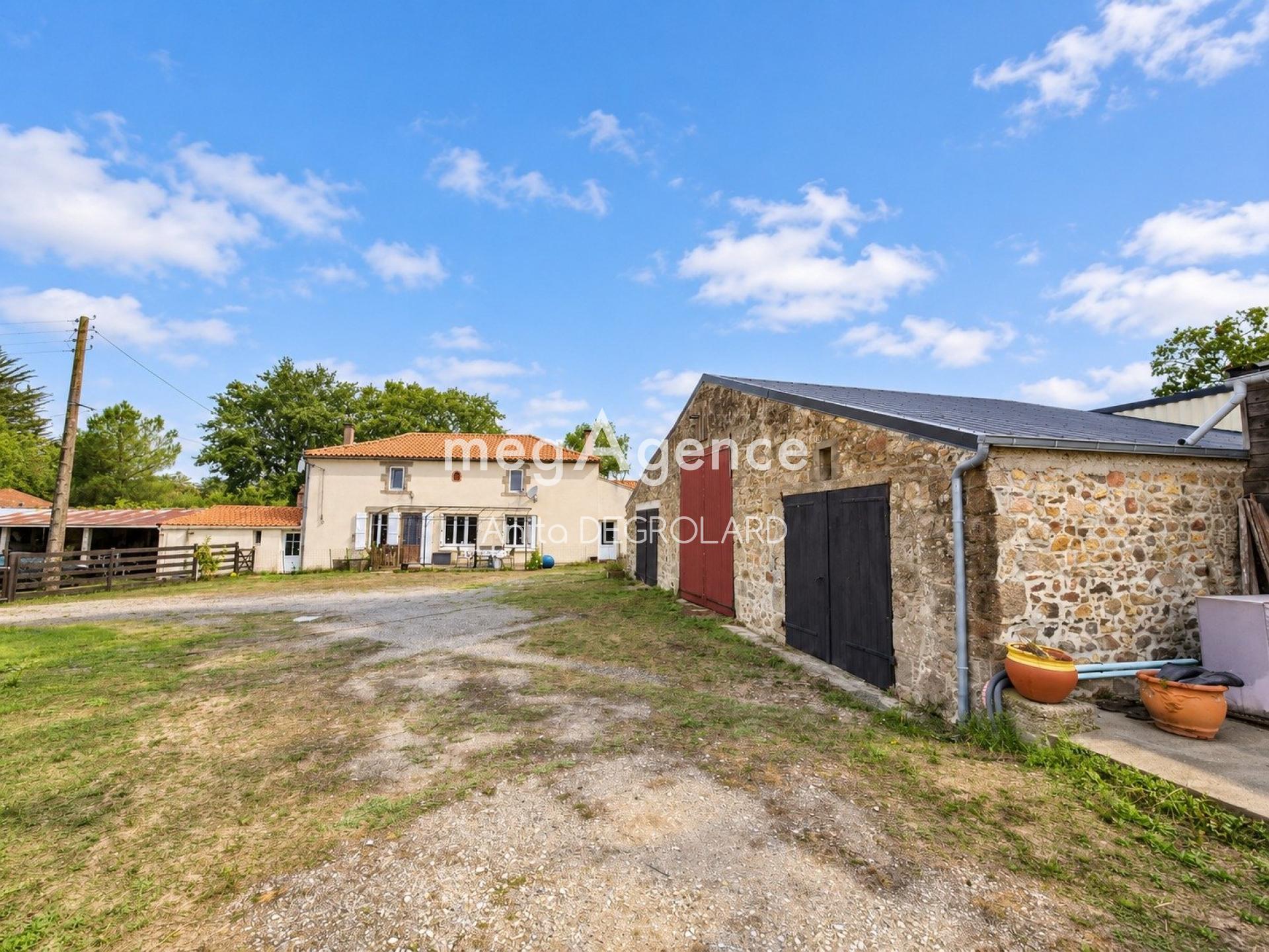Achat : Maison à RIVES DE L'YON, 85310 - 7 pièces 185m² — 2
