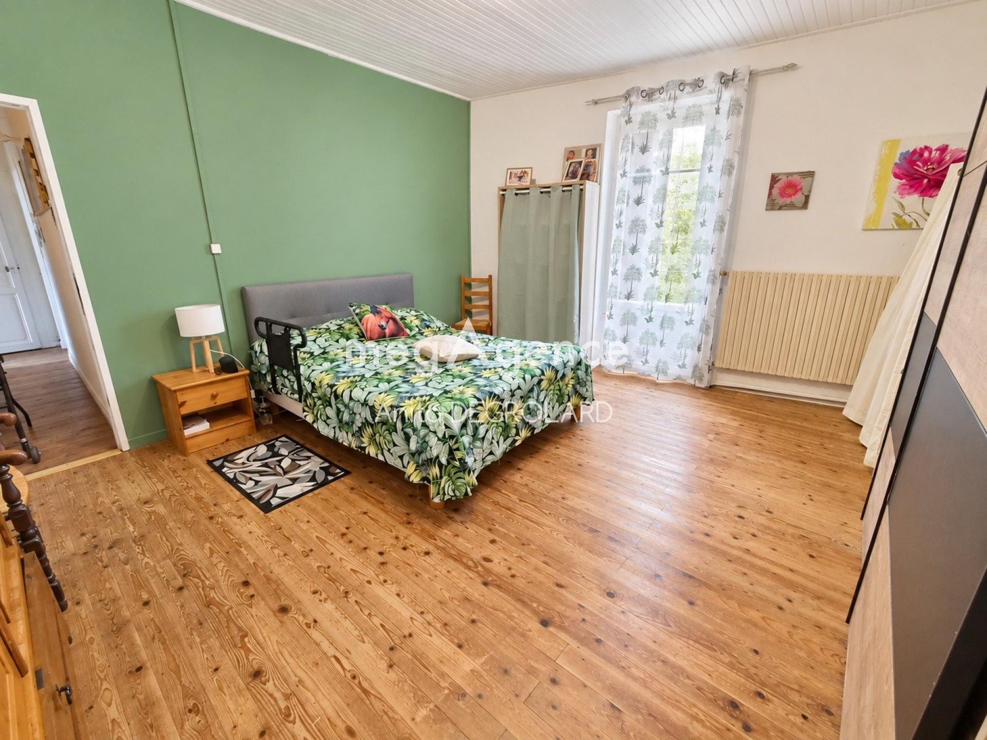 Achat : Maison à RIVES DE L'YON, 85310 - 7 pièces 185m² — 6