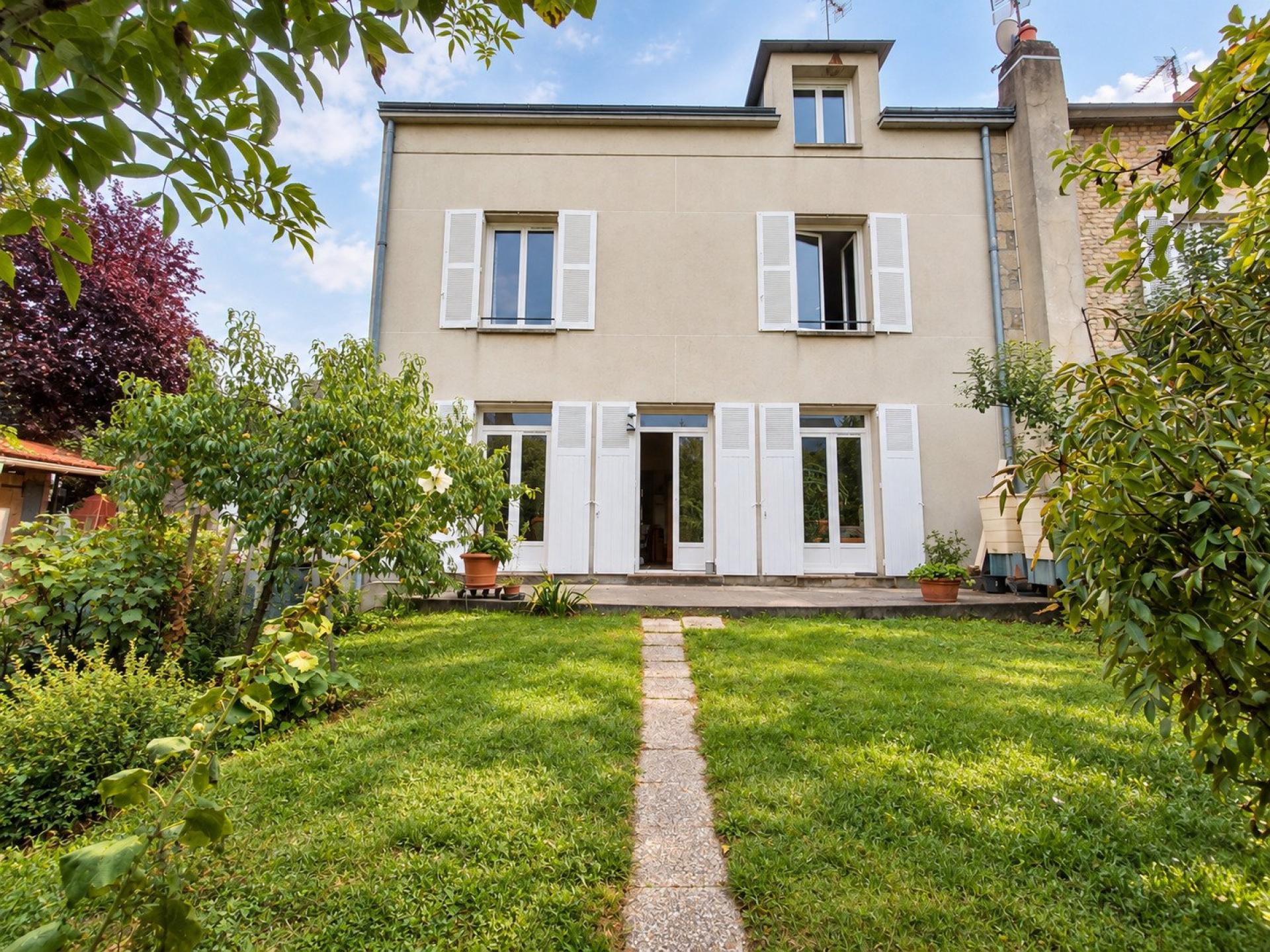 Maison 9 pièces 215 m² · à Alencon · 215 m² · 395 700 €
