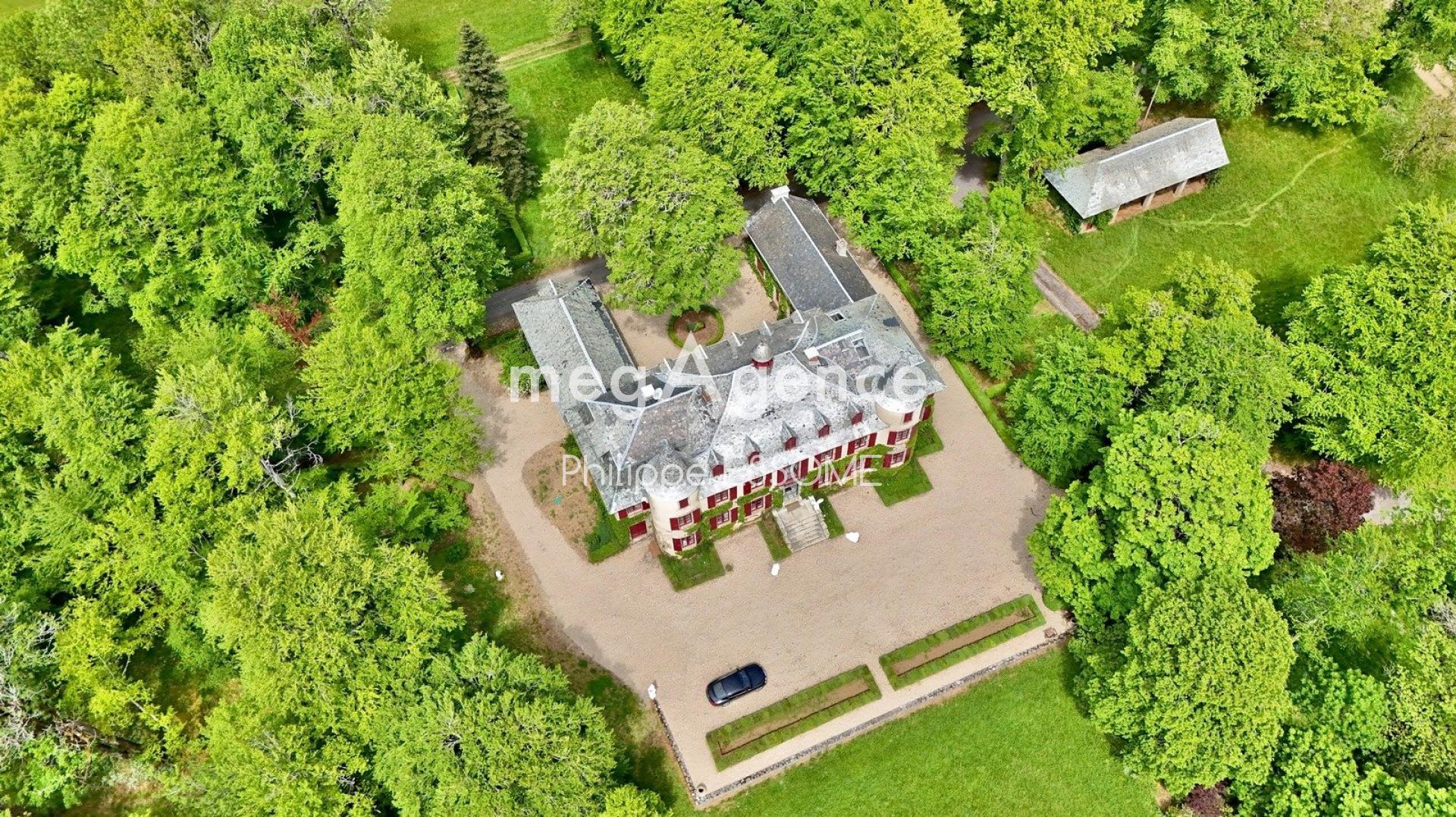 Maison 25 pièces 706 m² · à Saint-Pierre-de-Trivisy · 706 m² · 890 000 €