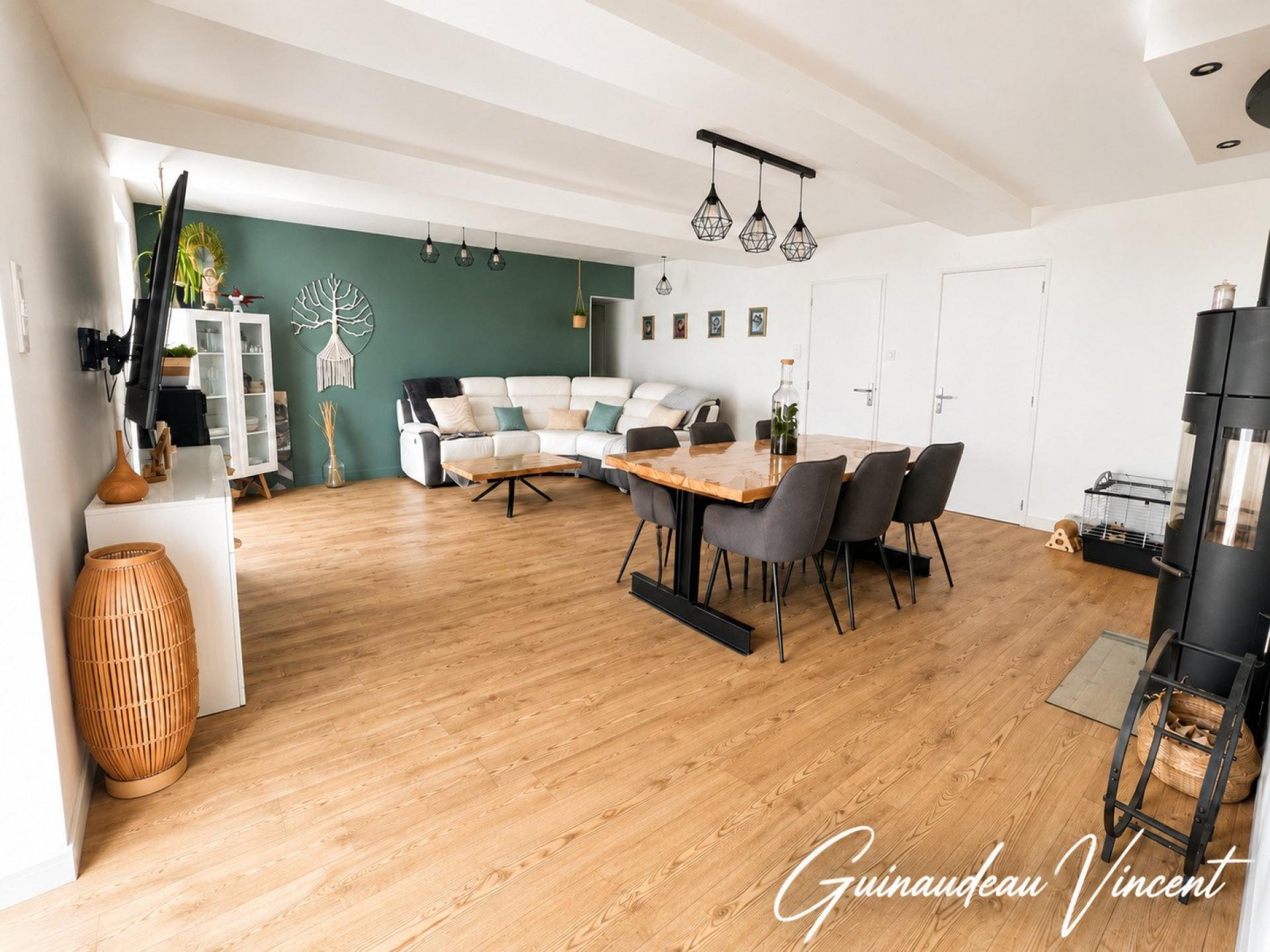 Maison 6 pièces 128 m² · à Yzernay · 128 m² · 249 900 €