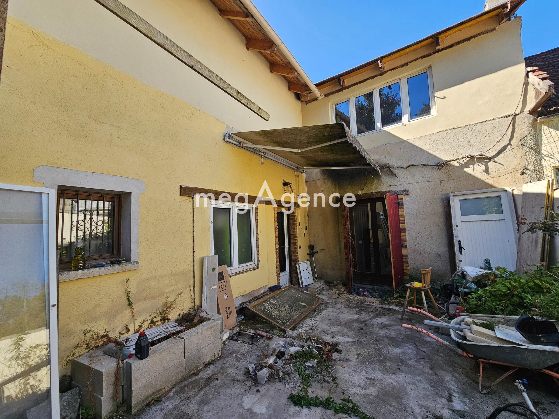 Maison 9 pièces 200 m² · à Meulan-en-Yvelines · 200 m² · 270 000 €