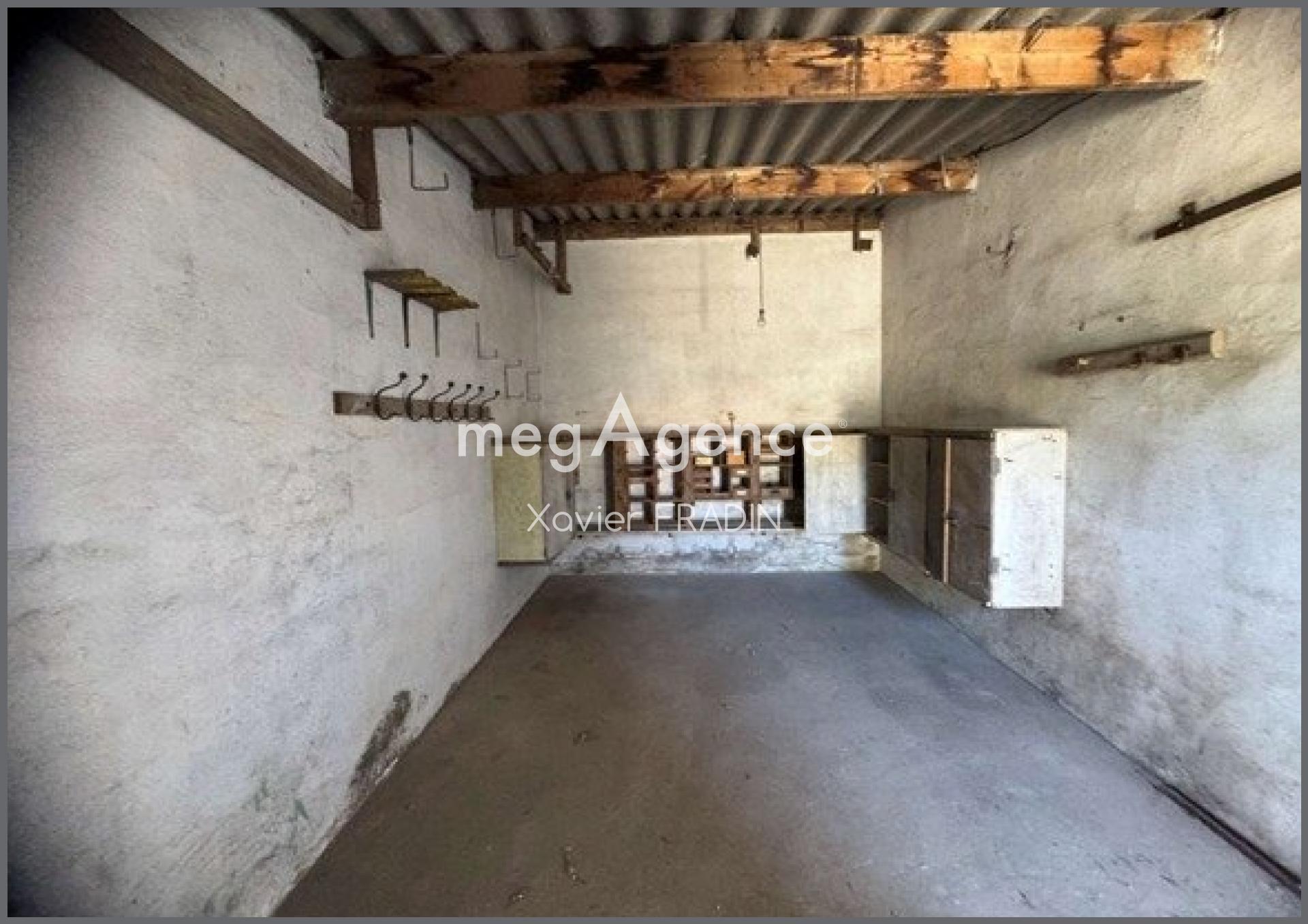Parking à SAINT-JEAN-DE-MONTS, 85160 - · 24 000 €