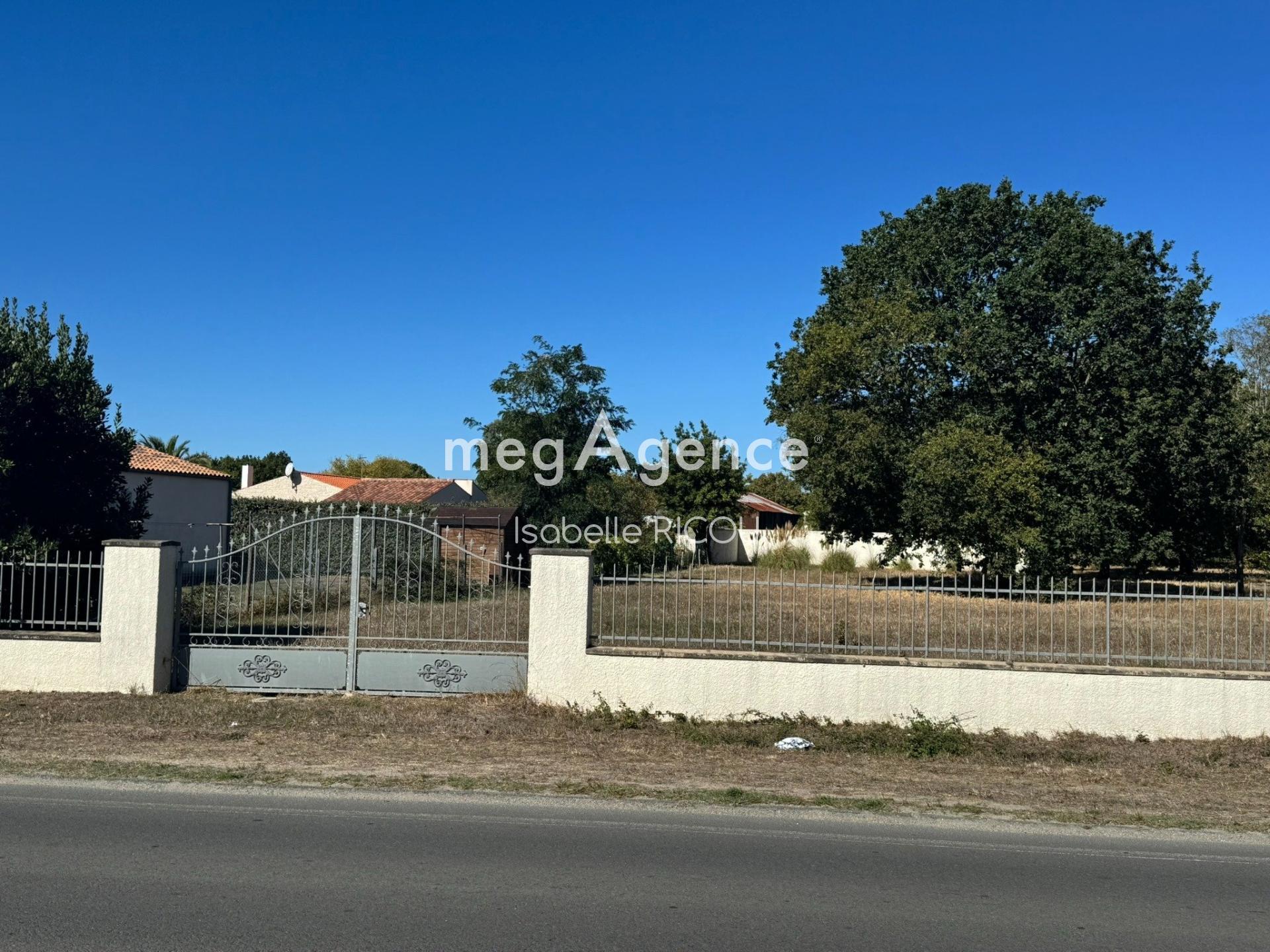 Terrain à DOLUS-D'OLERON, 17550 - 1058m² · 191 400 €