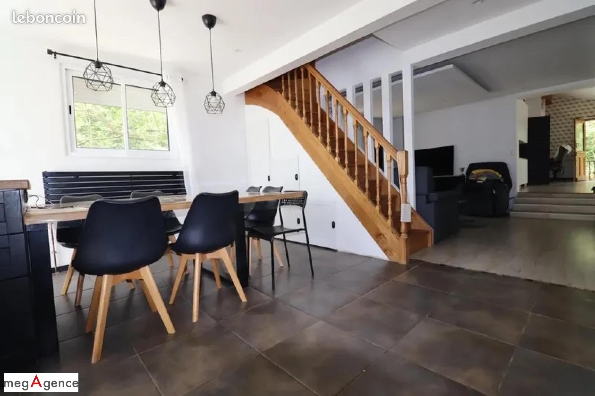 Maison 6 pièces 164 m² · à La Ricamarie · 164 m² · 215 000 €