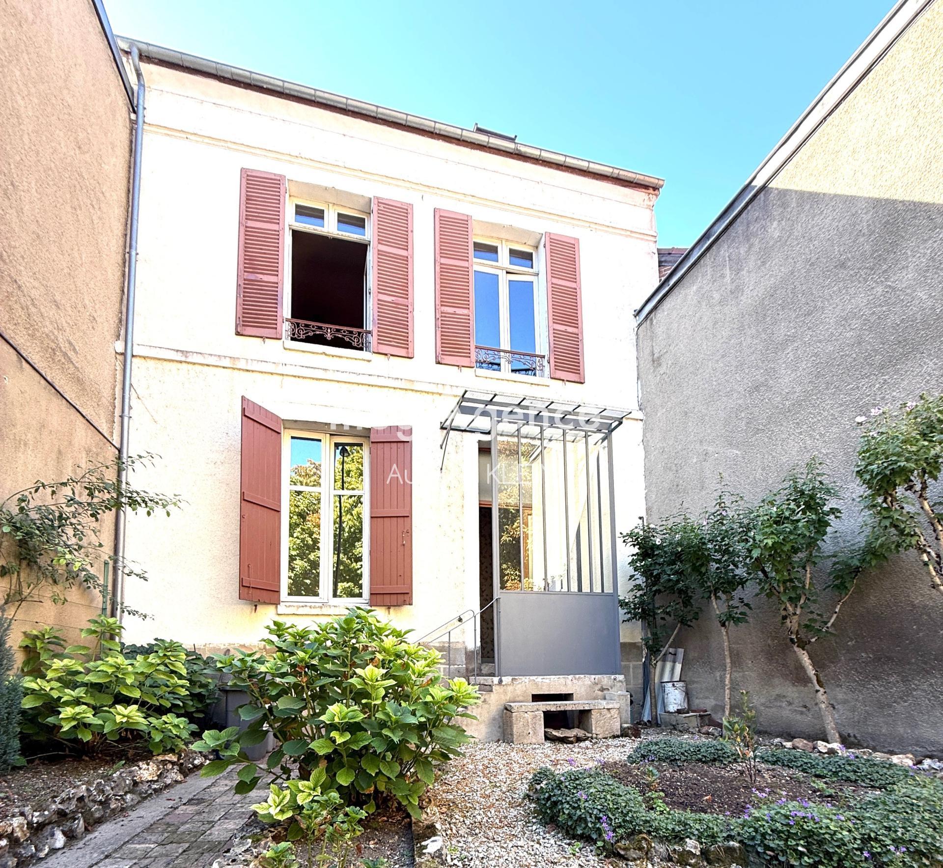 Maison 8 pièces 170 m² · à Sens · 170 m² · 250 000 €