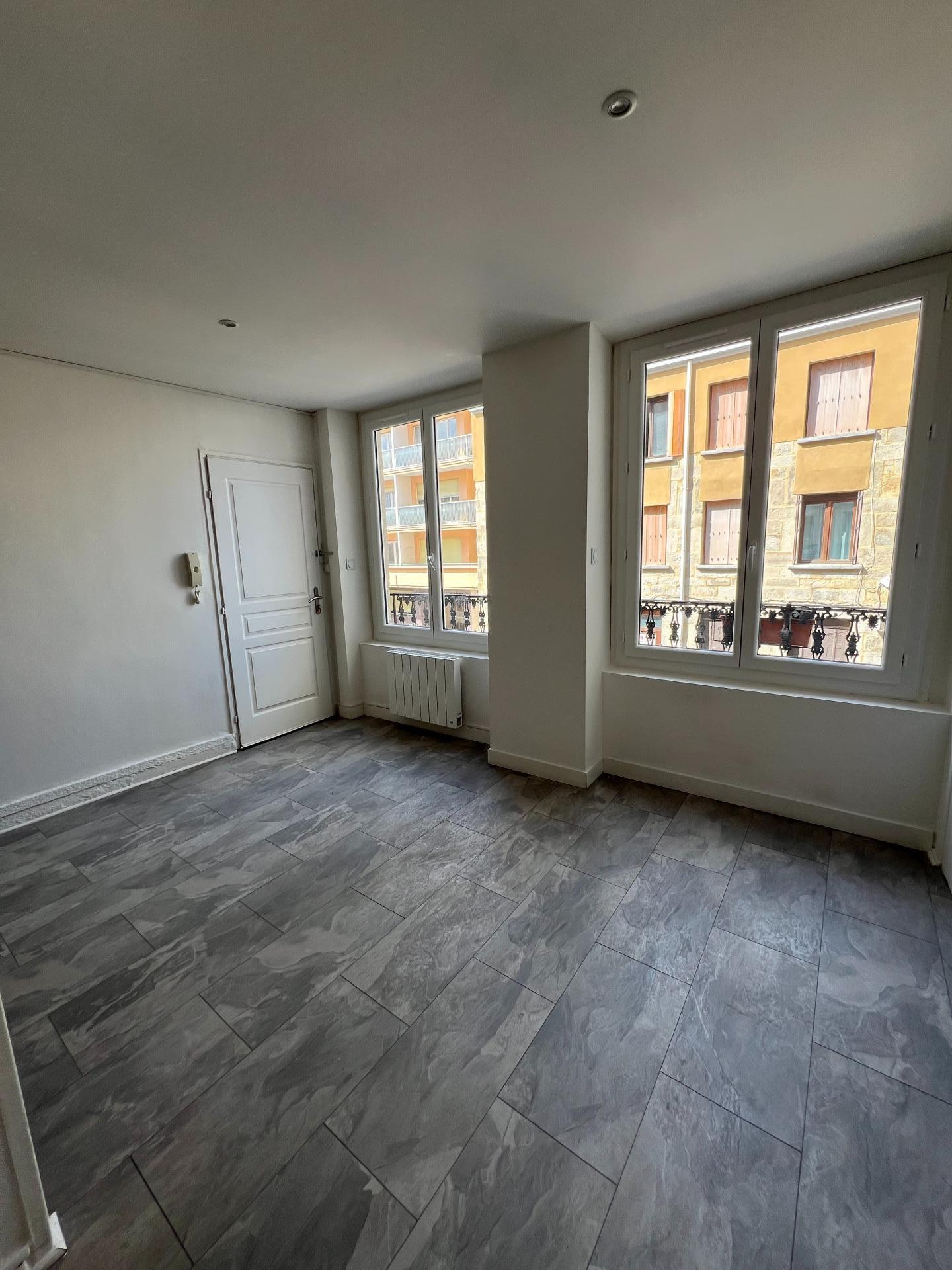 Appartement 1 pièce 28 m² · à Saint-Etienne · 28 m² · 49 000 €