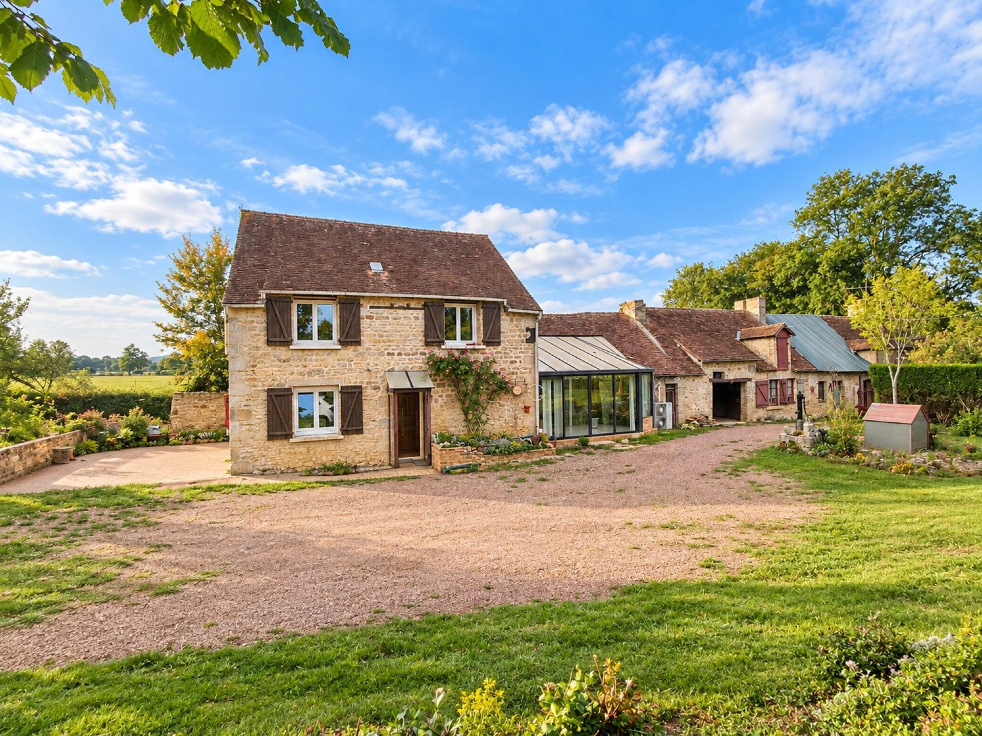 Maison 7 pièces 167 m² · à Colombiers · 167 m² · 162 000 €