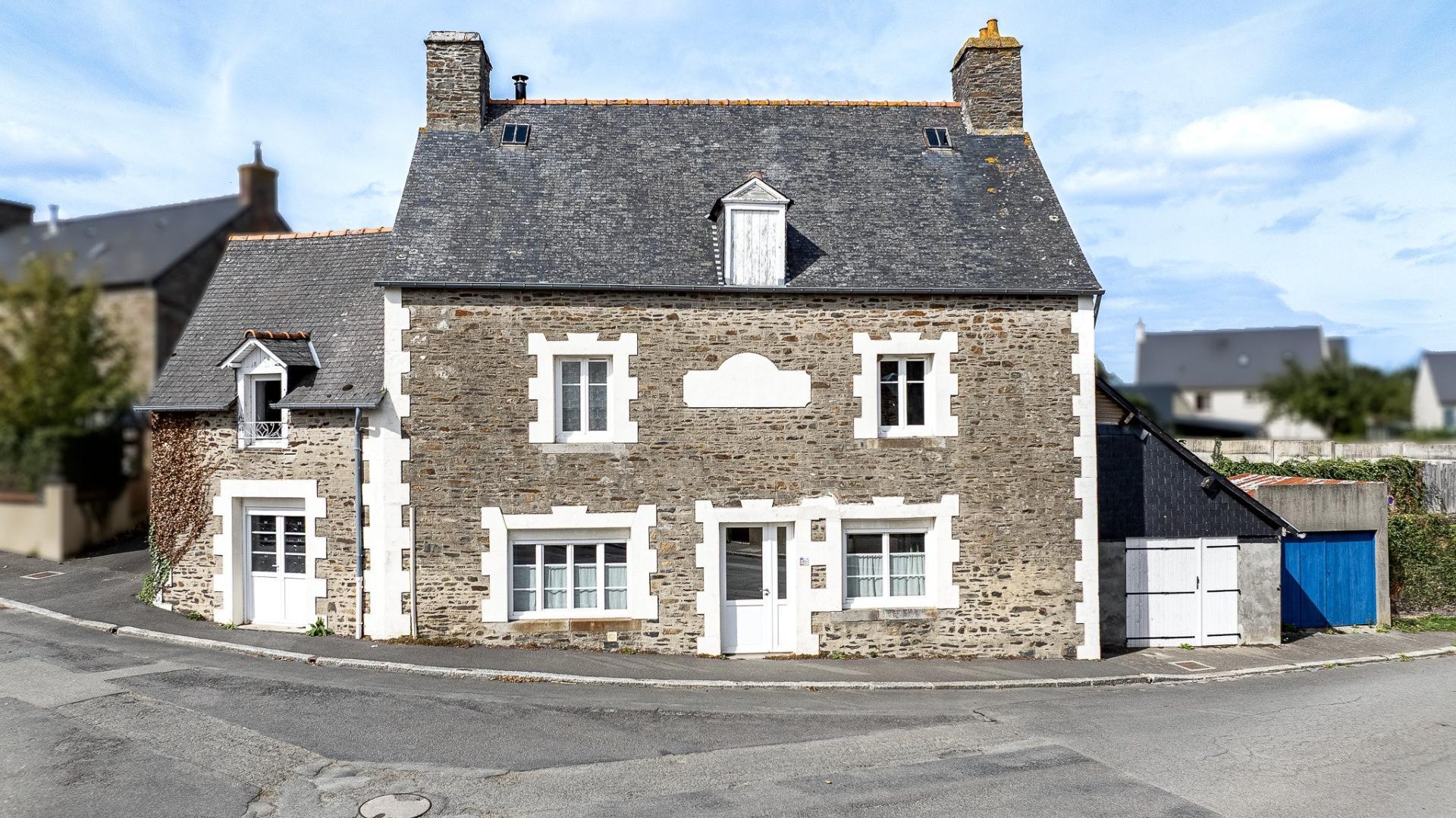 Maison 5 pièces 159 m² · à Baguer-Pican · 159 m² · 196 100 €