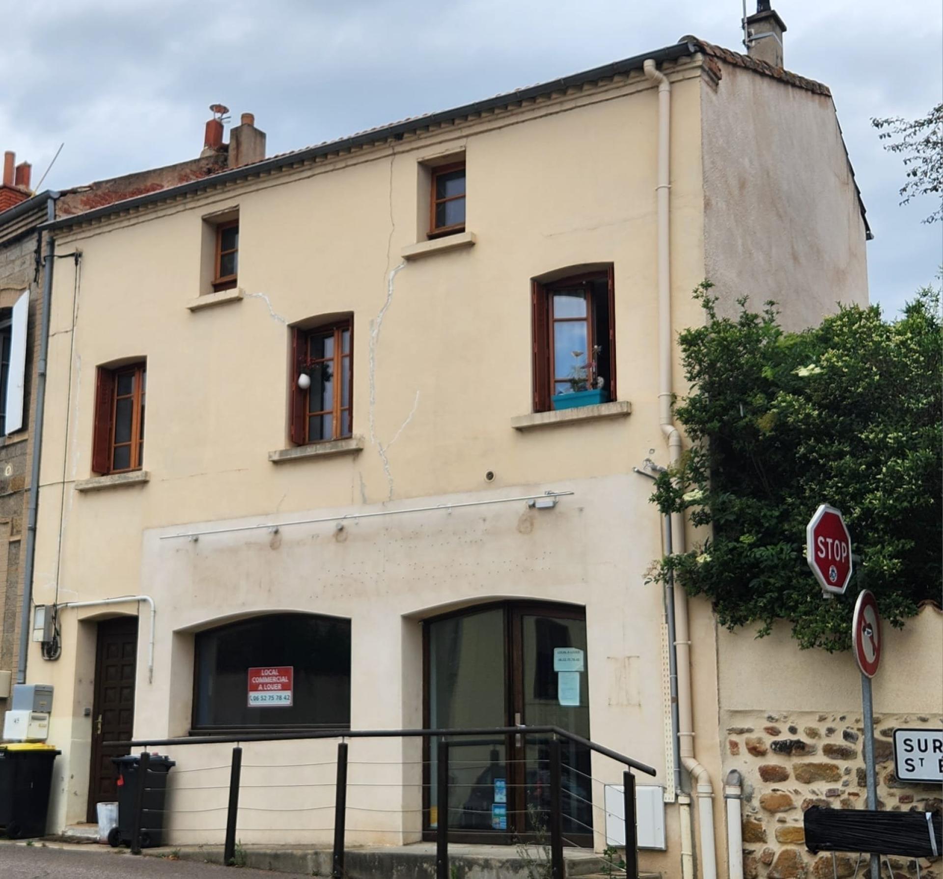 Maison 7 pièces 110 m² · à Saint-Romain-le-Puy · 110 m² · 129 000 €