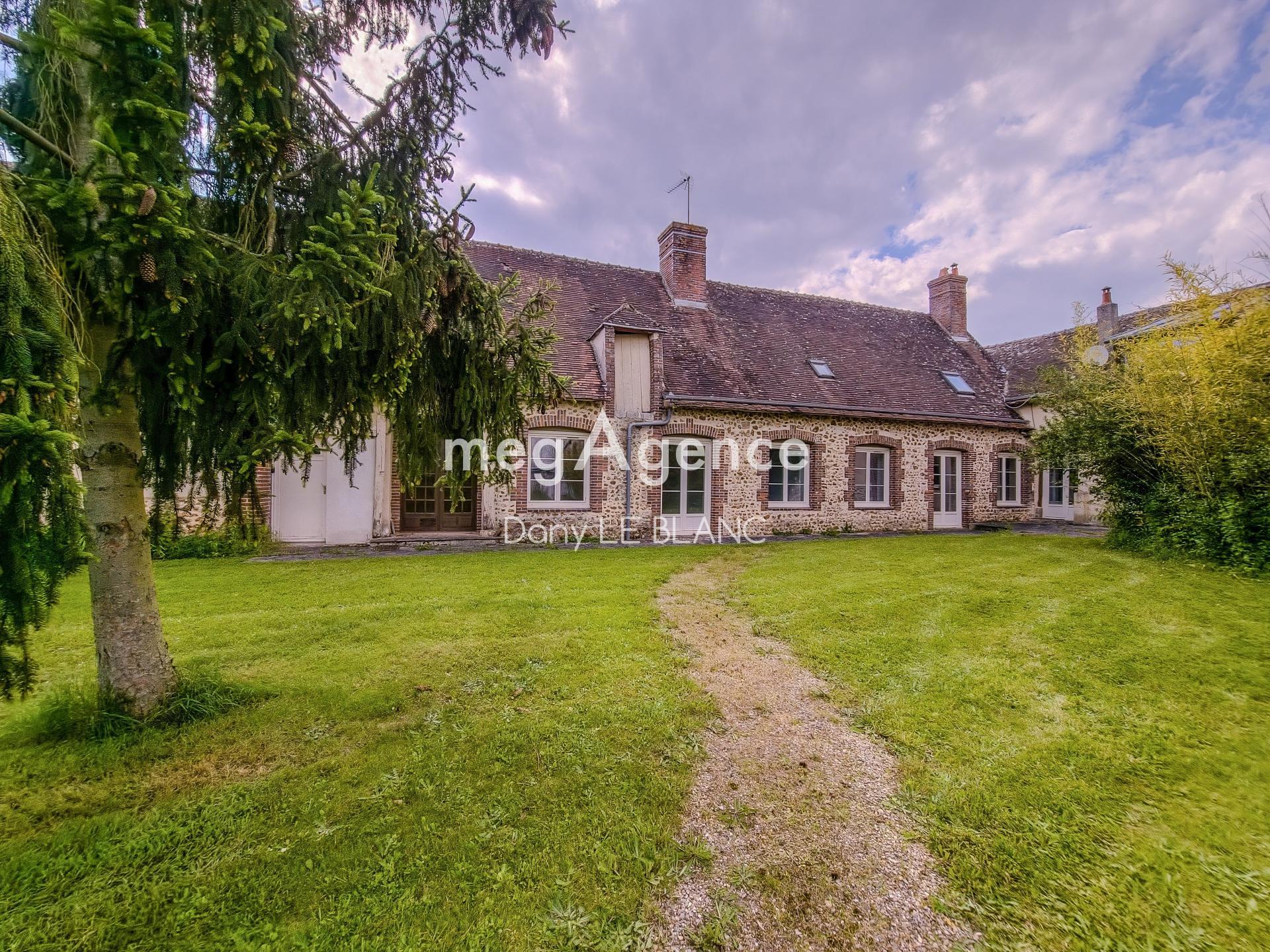 Maison 8 pièces 270 m² · à Bailleau-l'Eveque · 270 m² · 219 900 €