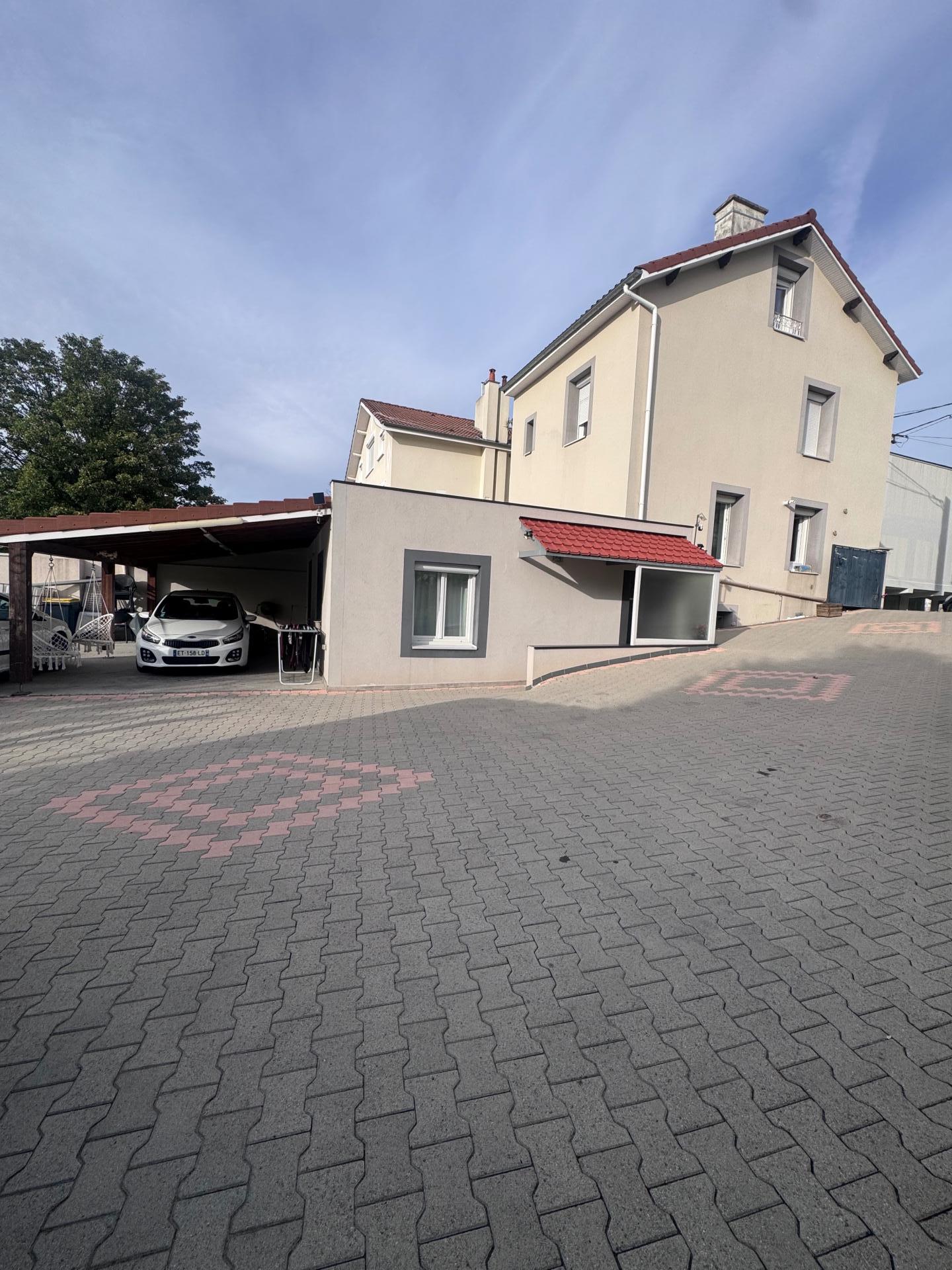 Maison 6 pièces 138 m² · à La Ricamarie · 138 m² · 259 000 €