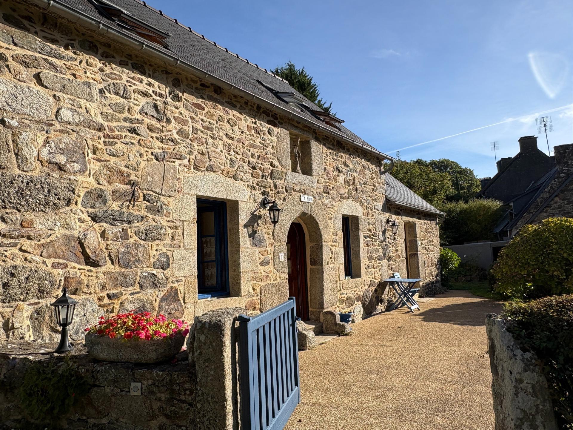 Maison 8 pièces 142 m² · à Callac · 142 m² · 195 000 €