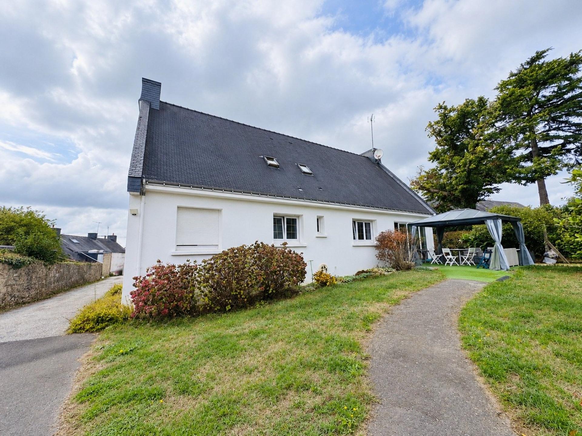 Maison 6 pièces 200 m² · à Le Faouët · 200 m² · 276 000 €