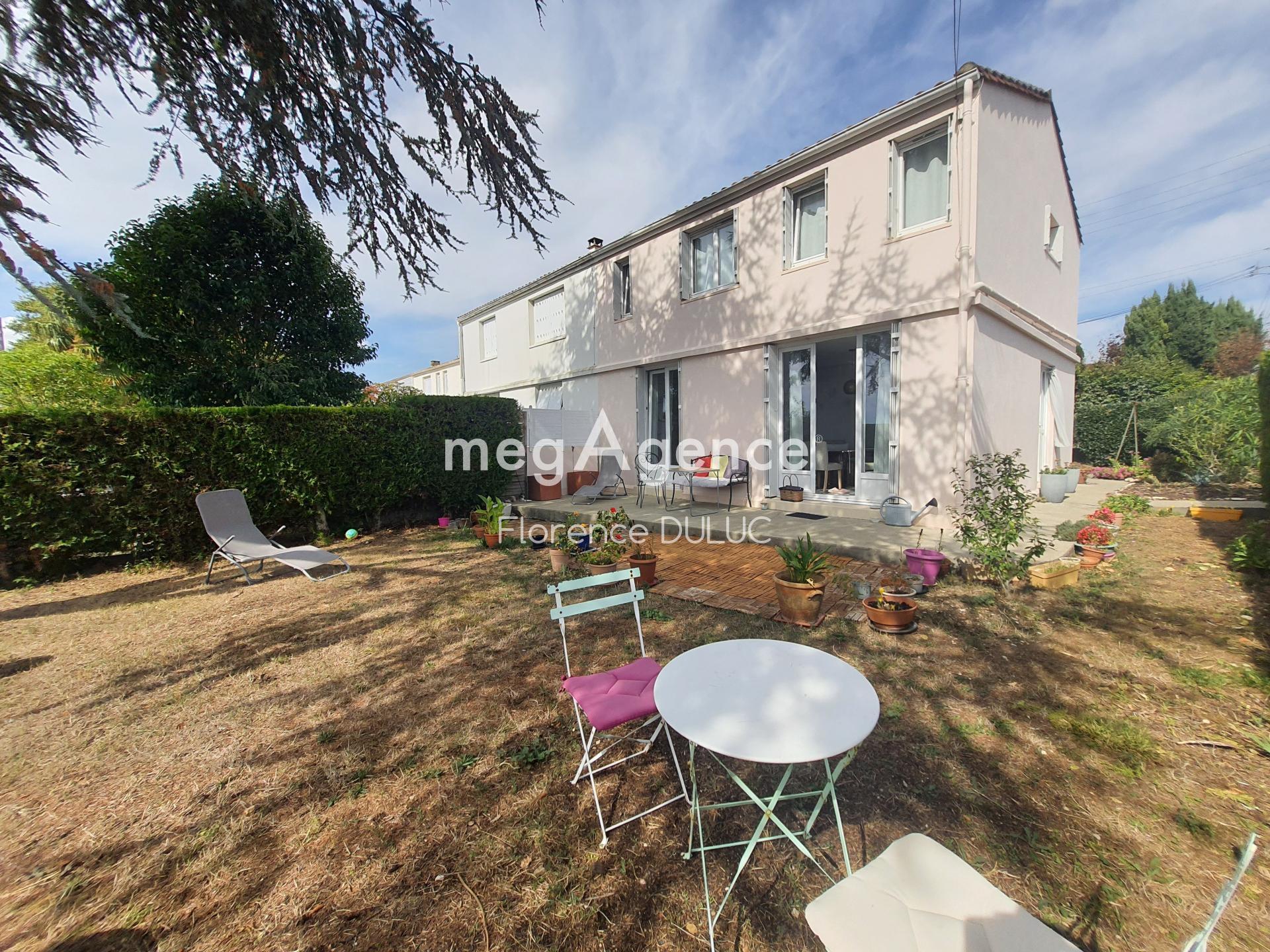 Maison 4 pièces 89 m² · à Saint-Jean-d'Angely · 89 m² · 218 000 €