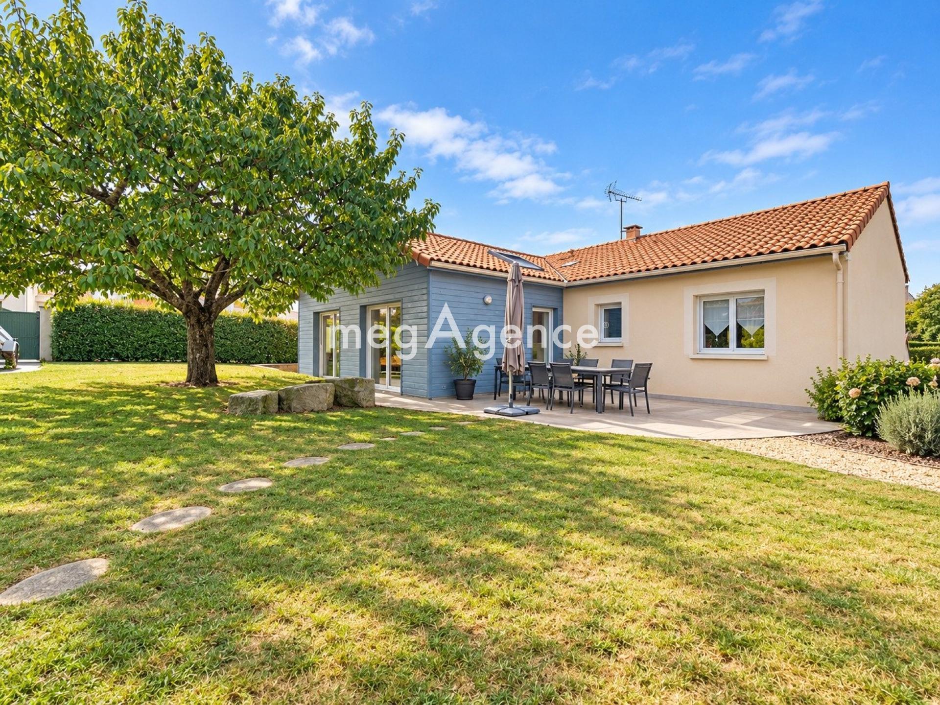 Maison 7 pièces 160 m² · à Chemillé-en-Anjou · 160 m² · 330 000 €