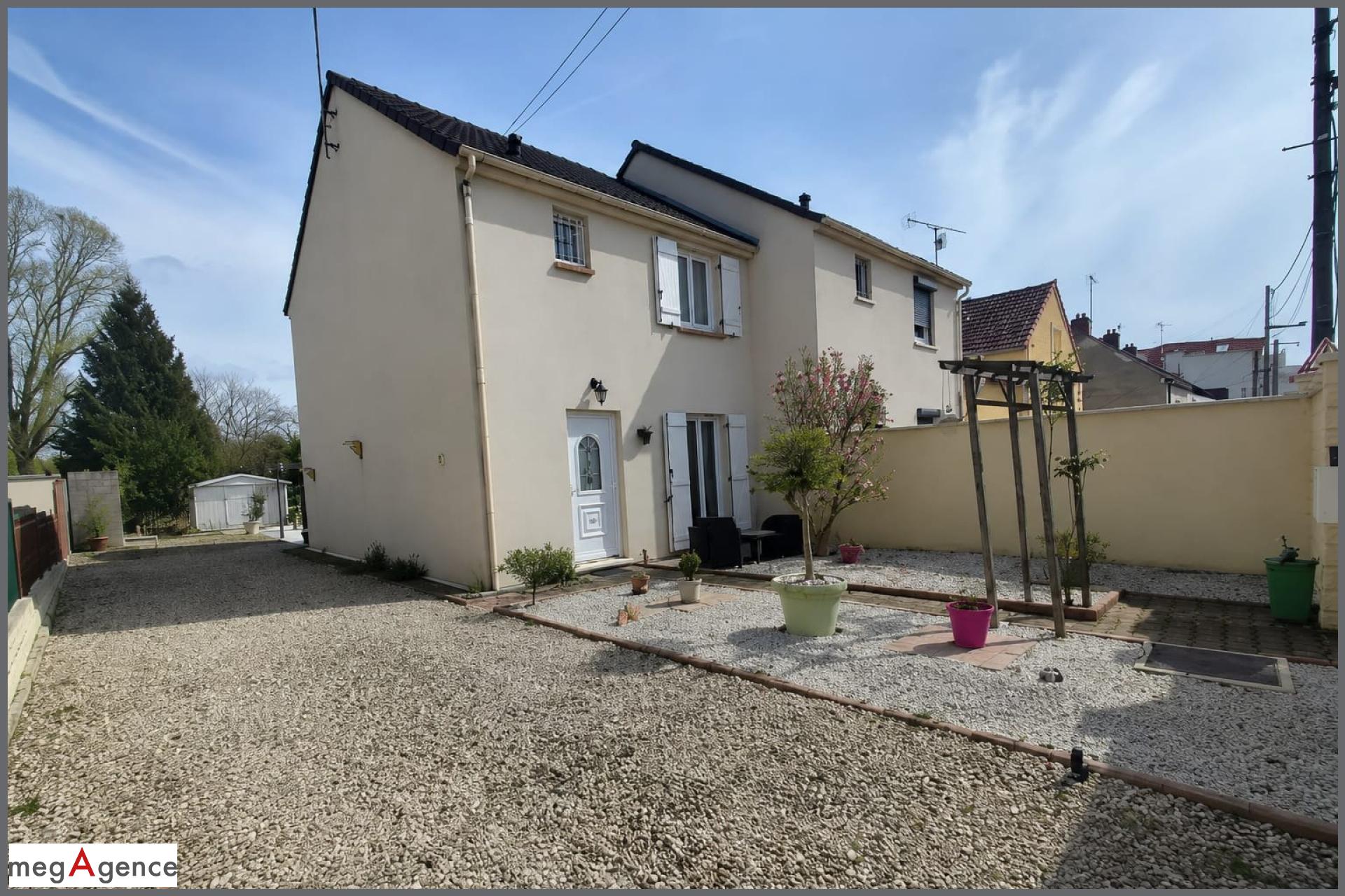 Maison 5 pièces 81 m² · à Persan · 81 m² · 304 200 €
