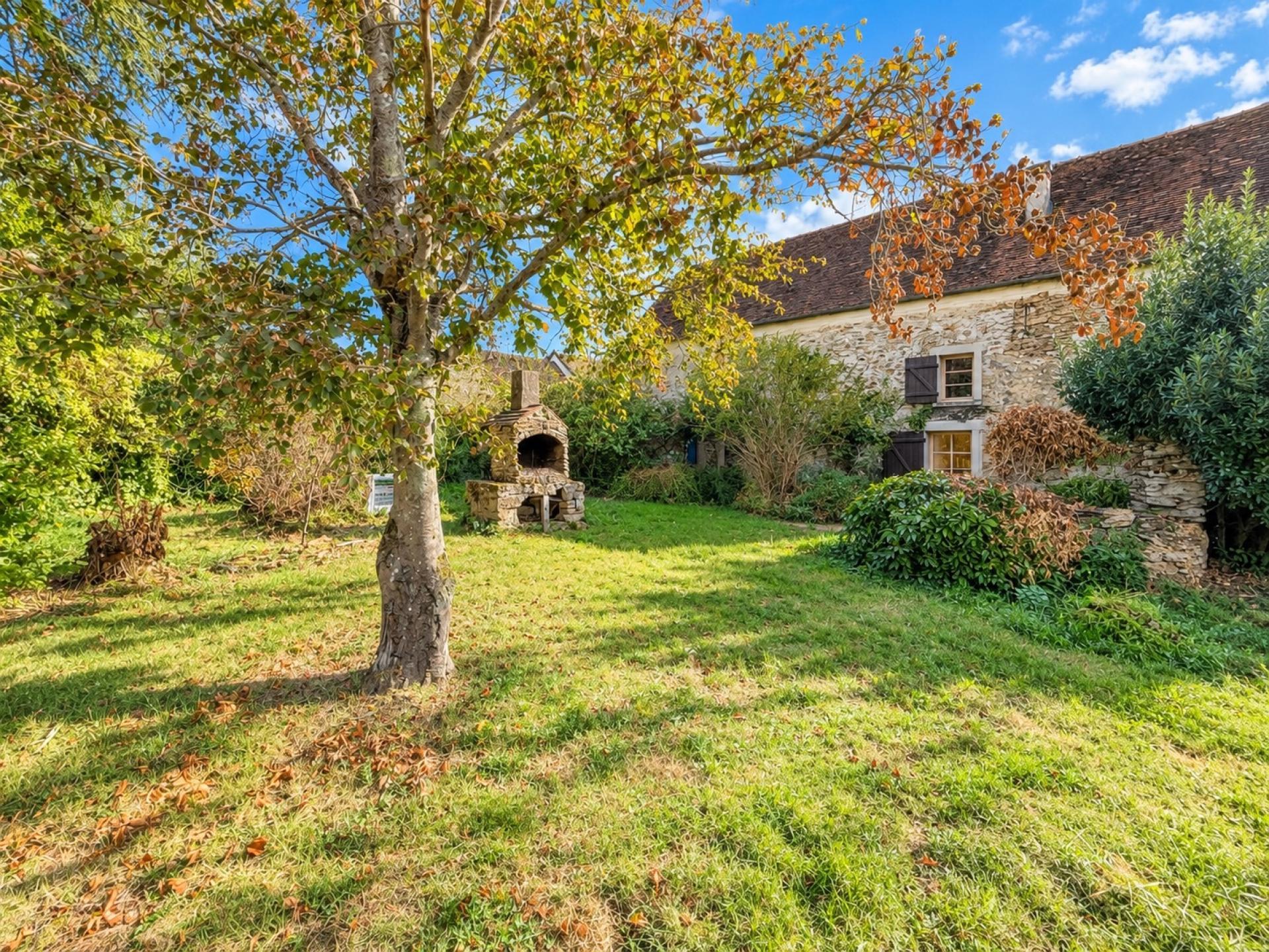 Maison 6 pièces 140 m² · à Solers · 140 m² · 139 000 €