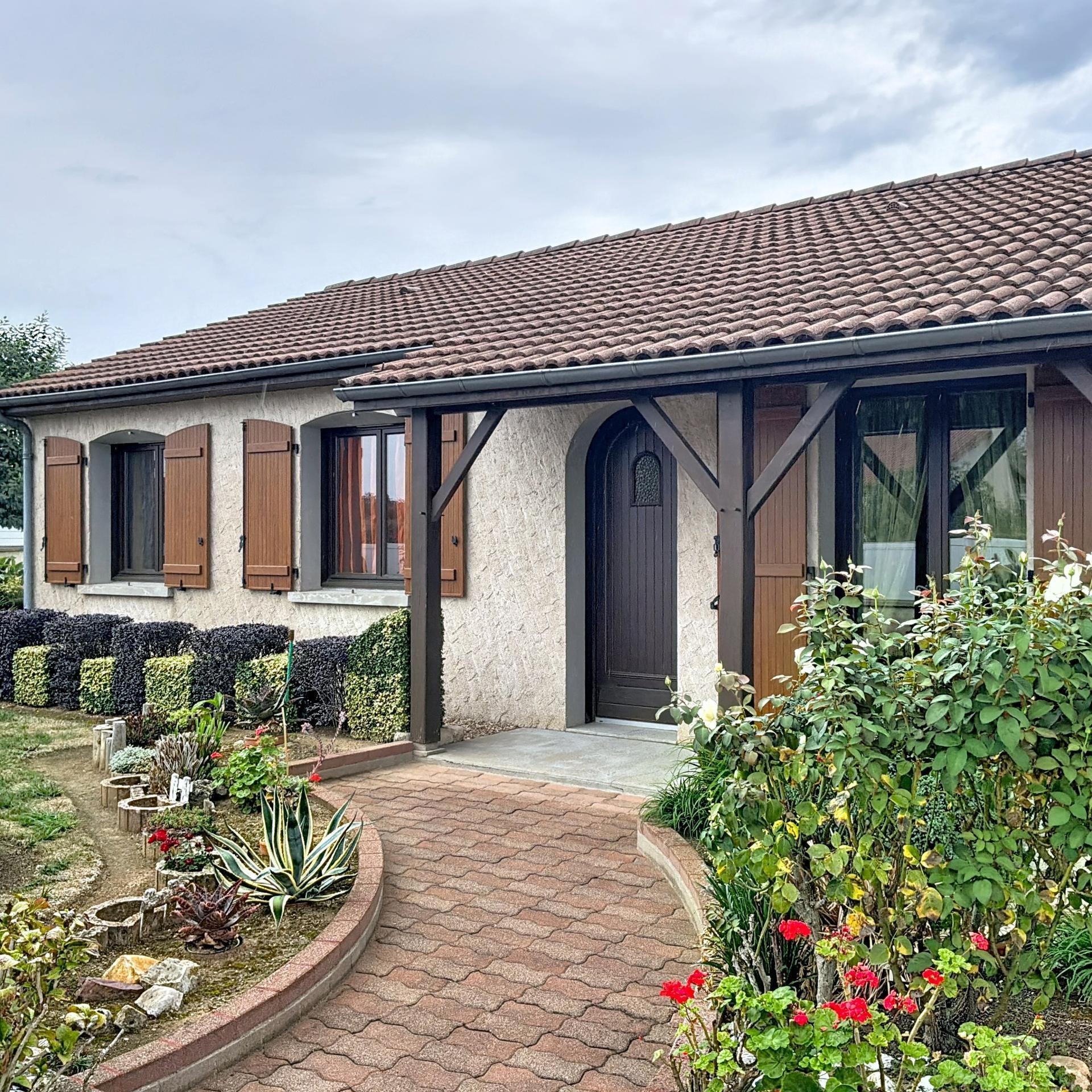 Maison 4 pièces 82 m² · à Dangé-Saint-Romain · 82 m² · 145 000 €