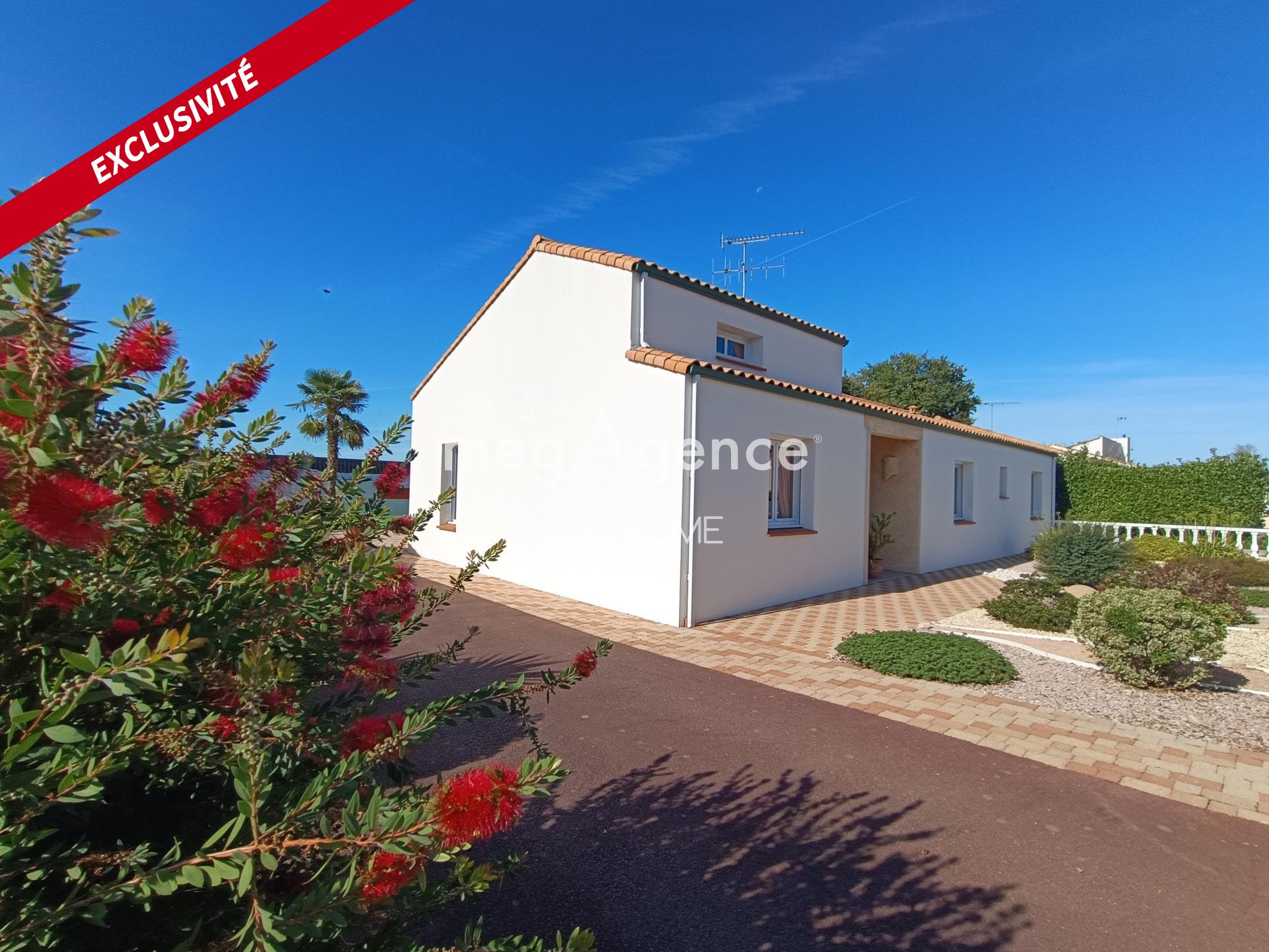 6 Pièces, 166 m2, 4 chambres, piscine, AIZENAY