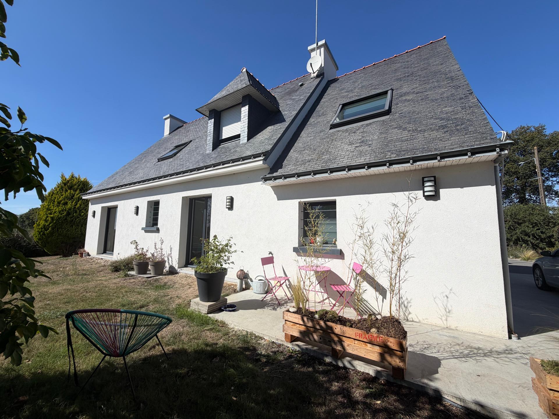 Maison 8 pièces 155 m² · à Lignol · 155 m² · 256 000 €