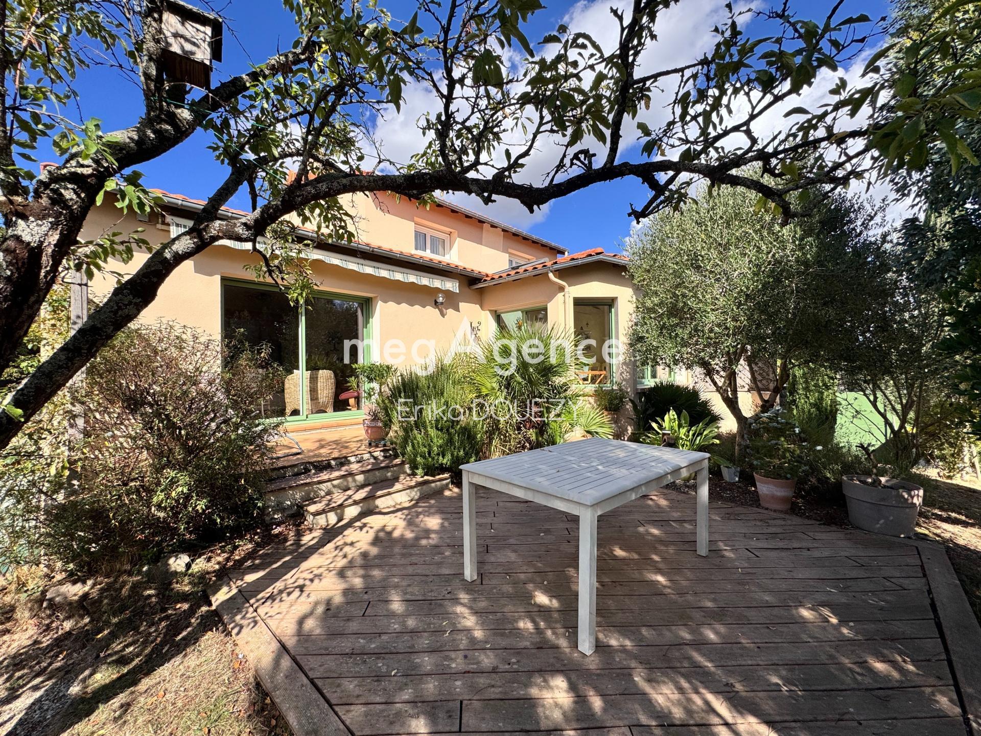 Maison 6 pièces 174 m² · à Sevremoine · 174 m² · 317 000 €
