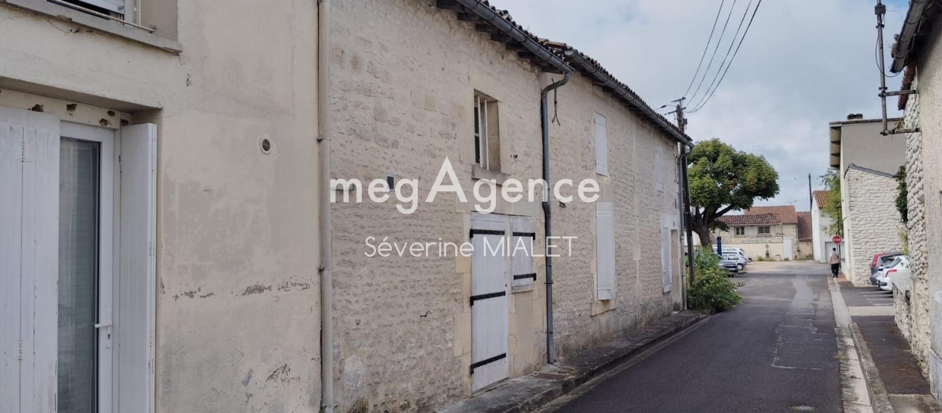 Maison 3 pièces 80 m² · à Chateaubernard · 80 m² · 79 990 €