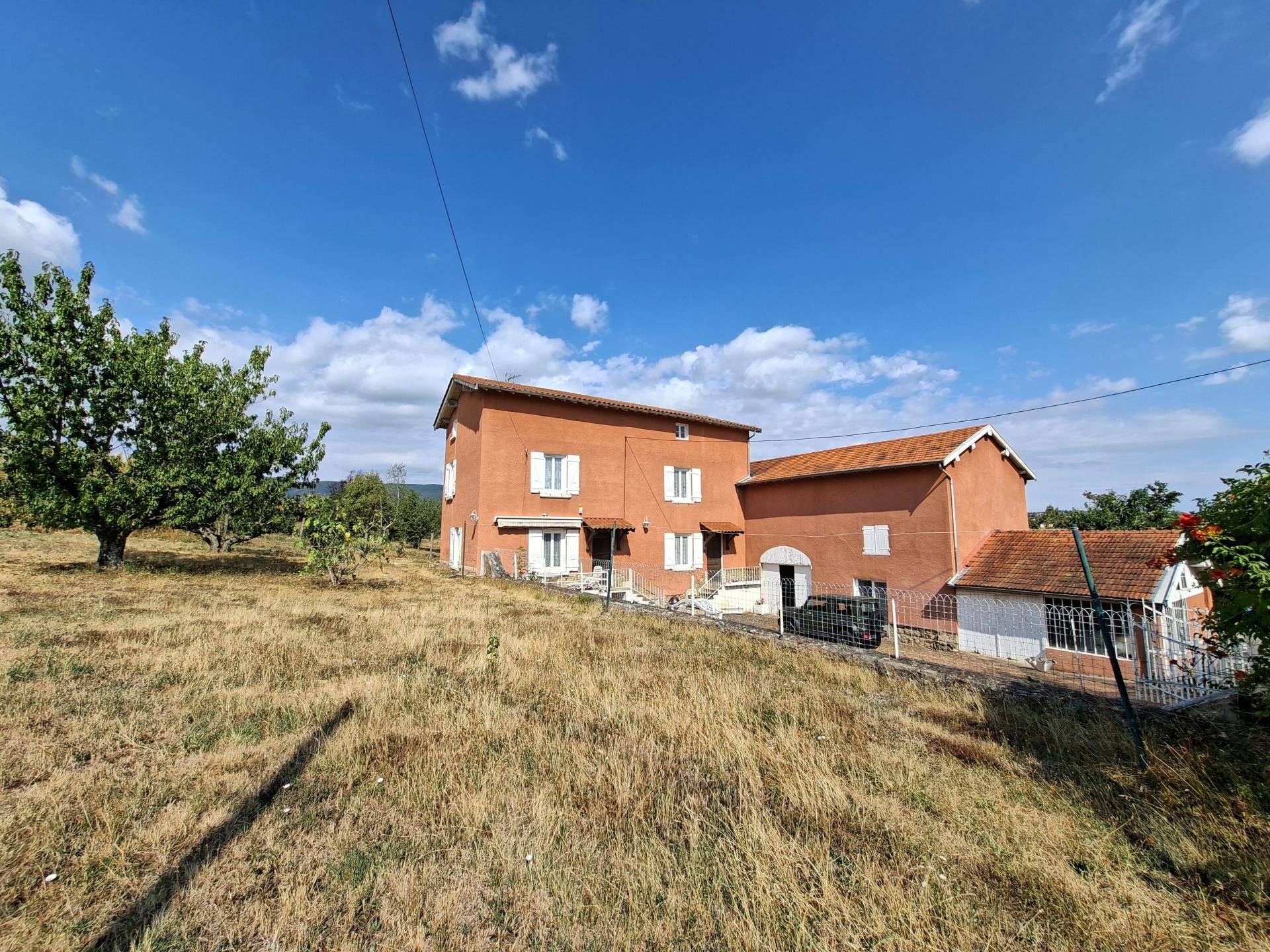 Maison 6 pièces 160 m² · à Grezieu-la-Varenne · 160 m² · 590 000 €