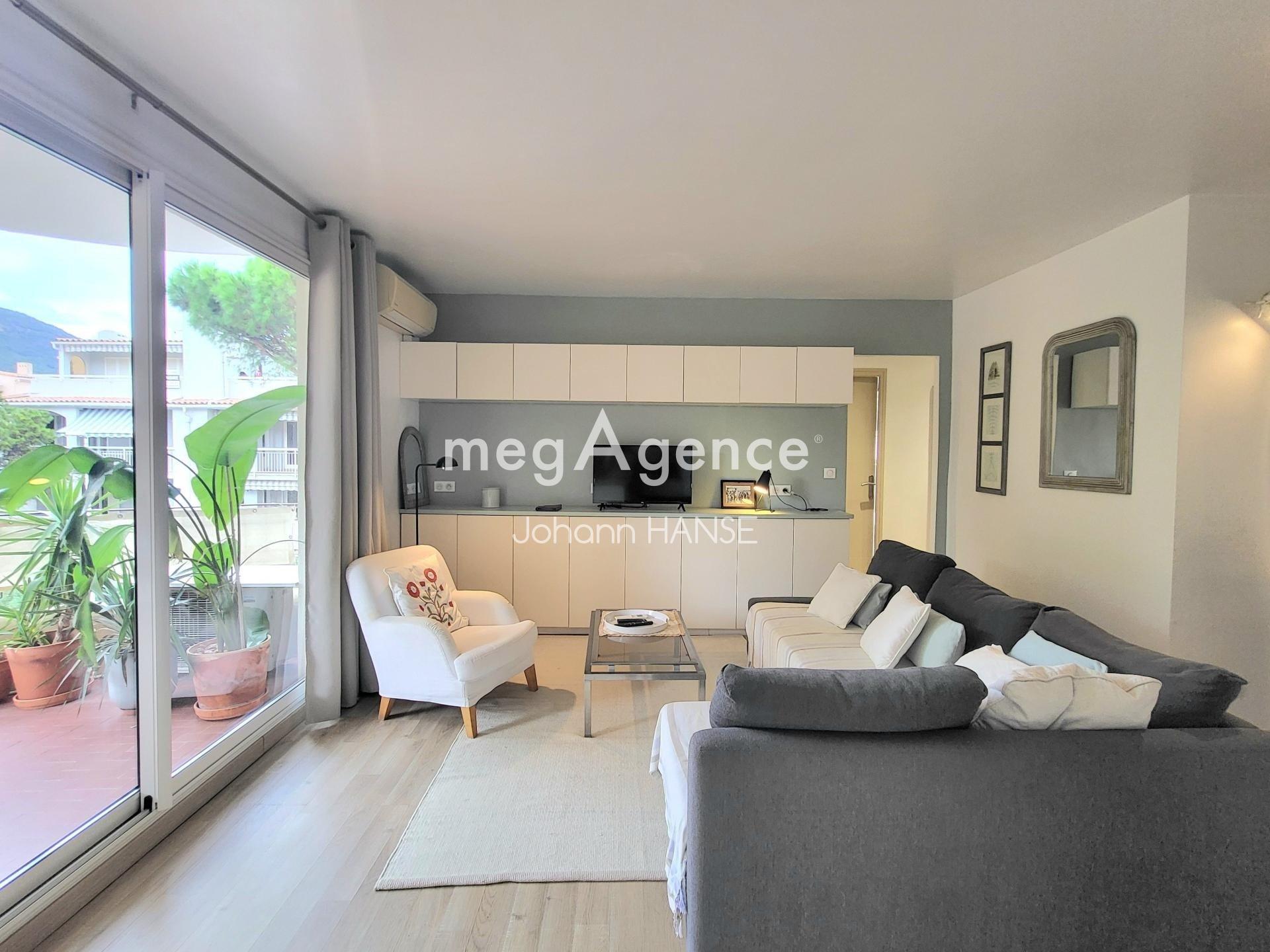 CAVALAIRE-SUR-MER – T3 RÉNOVÉ 59 M² – TERRASSE 13 M² – GARAGE FERMÉ
