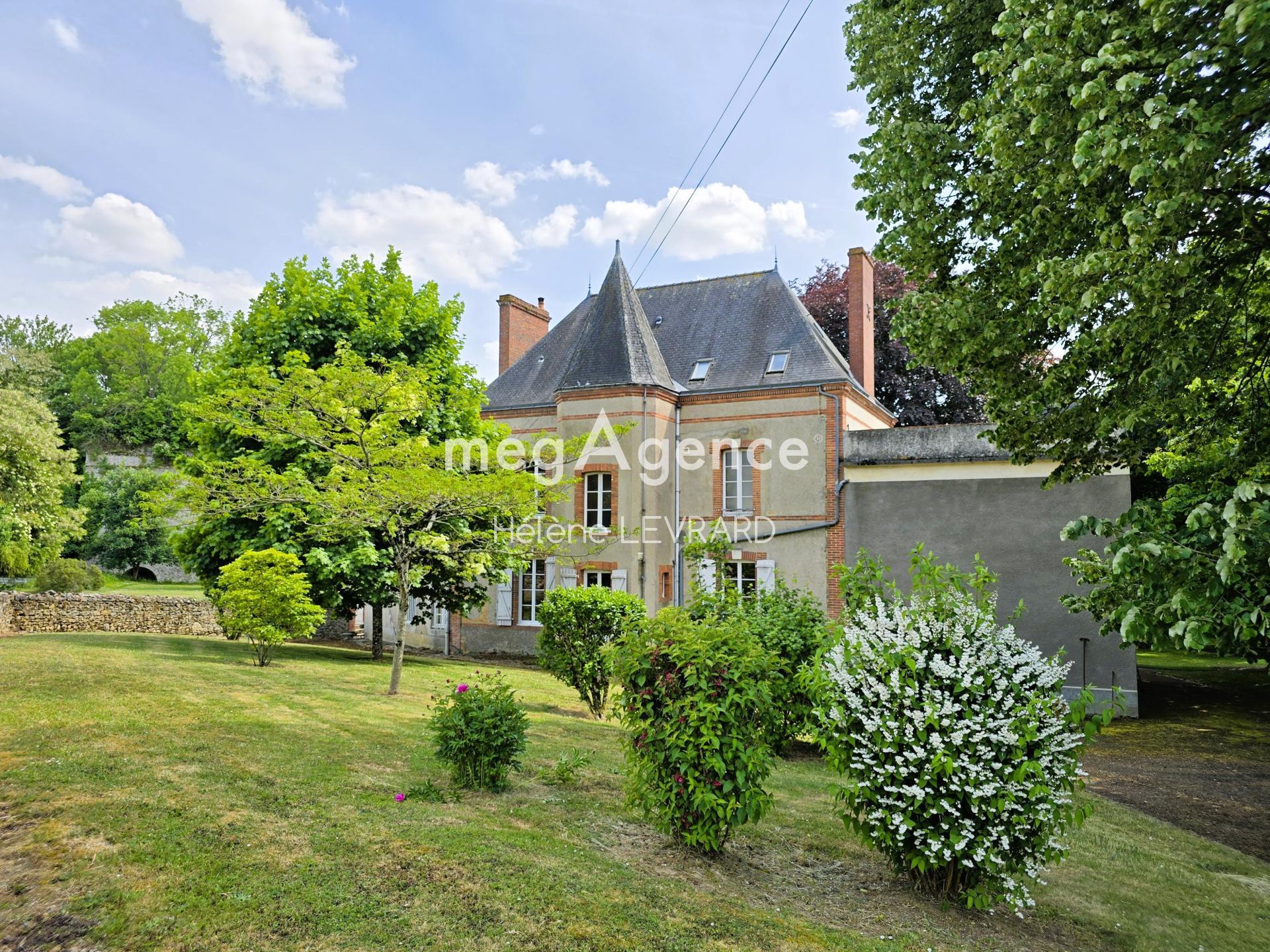 Maison 11 pièces 263 m² · à Evron · 263 m² · 486 000 €